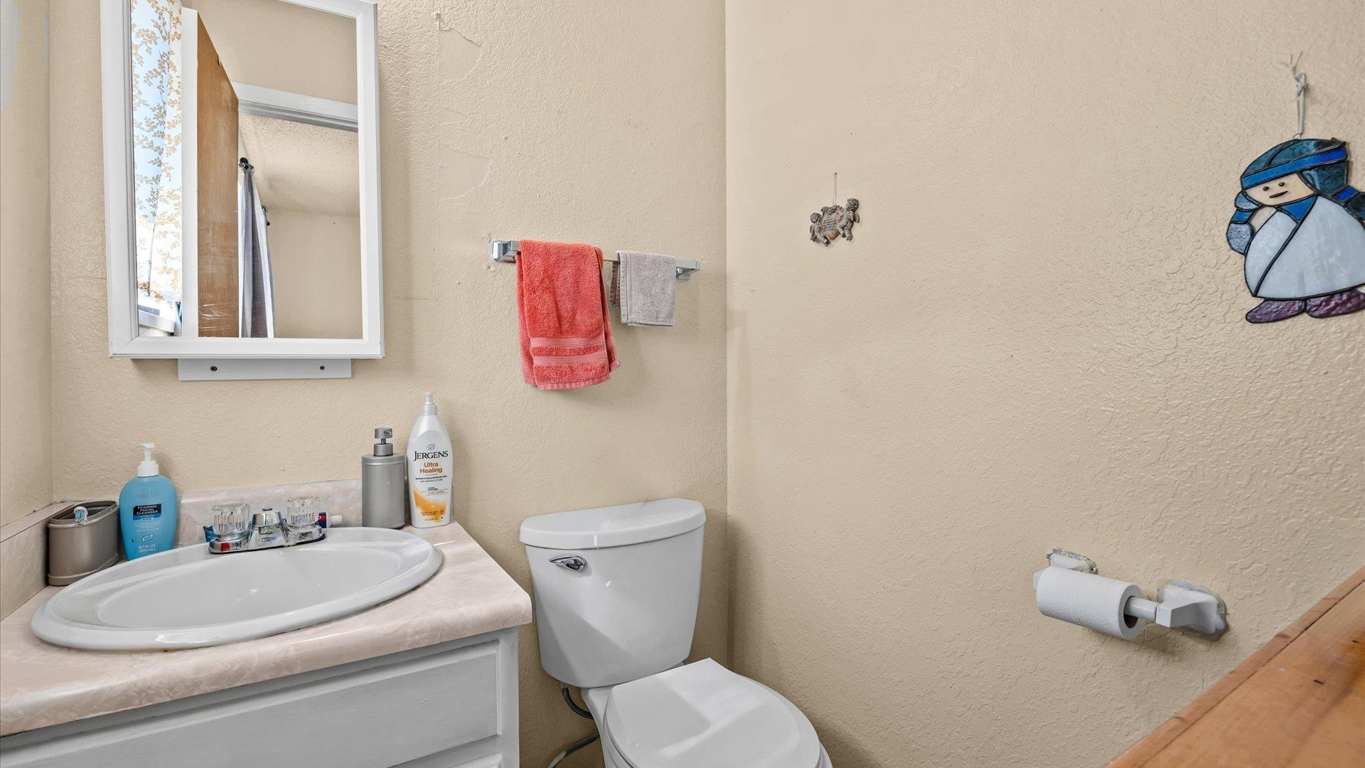 466 Santee Street Property Photo 11