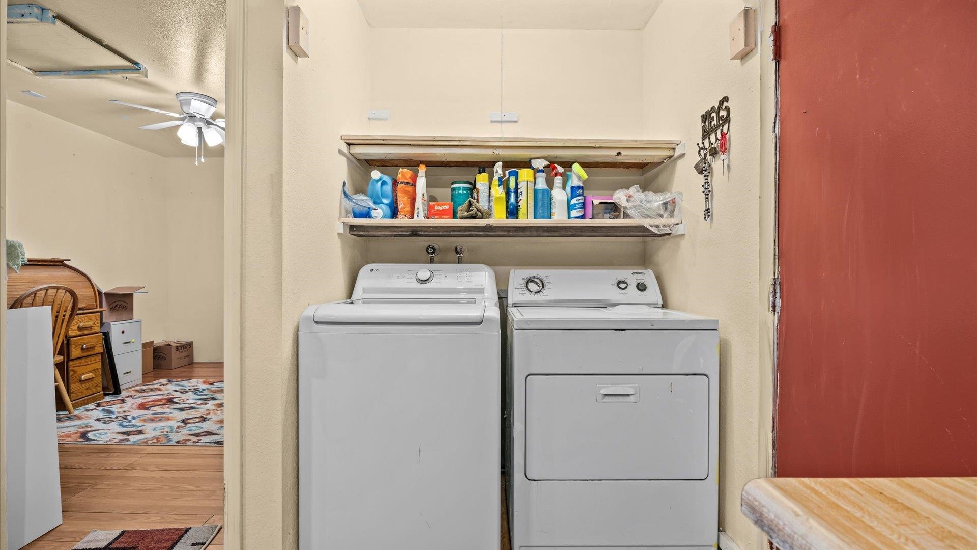 466 Santee Street Property Photo 15