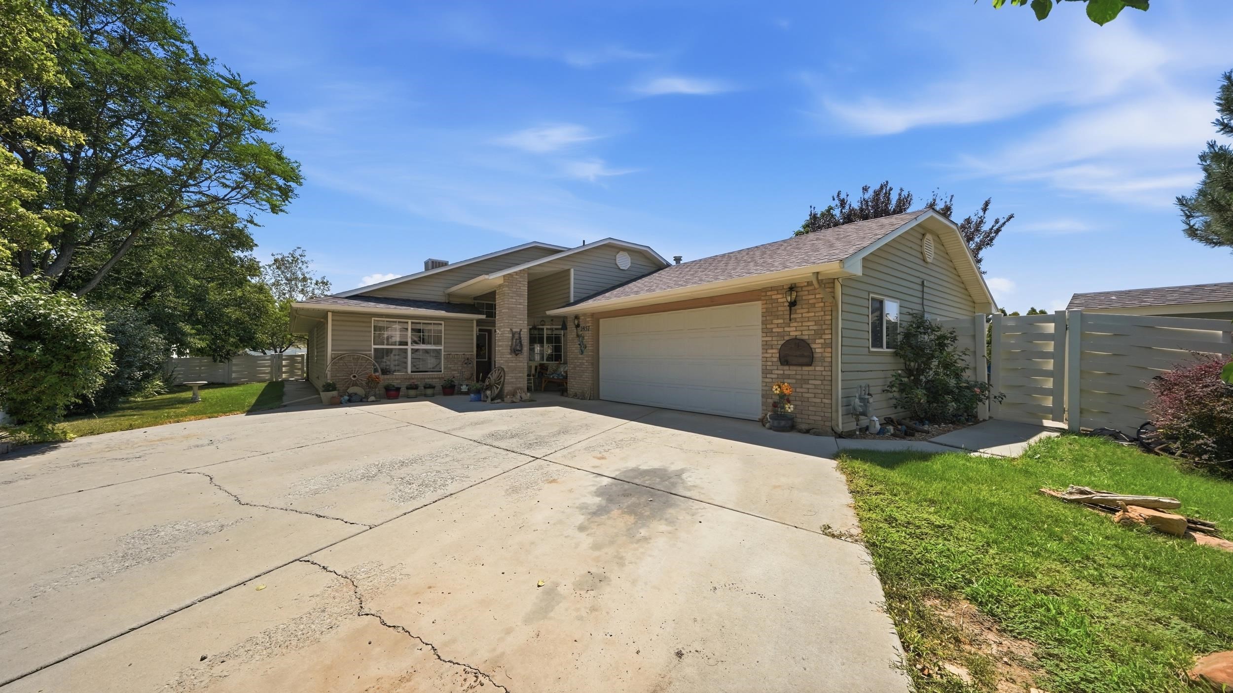 2857 Pinehurst Lane Property Photo 1