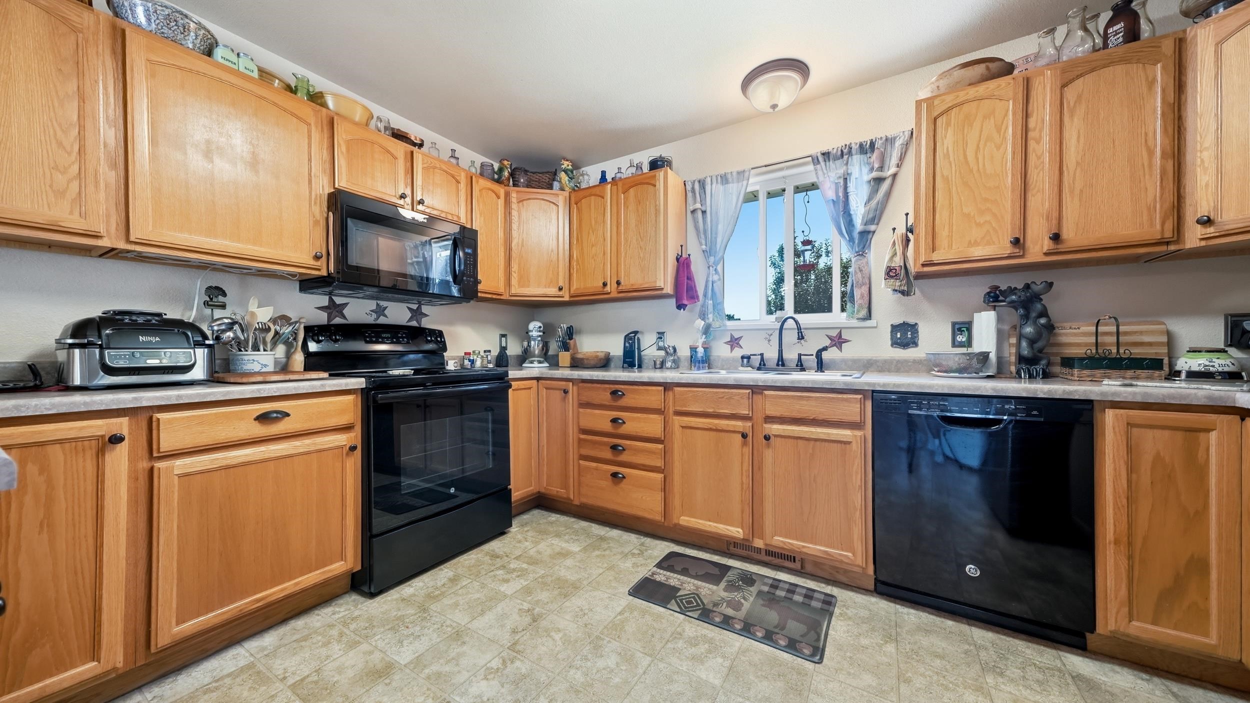 2857 Pinehurst Lane Property Photo 18
