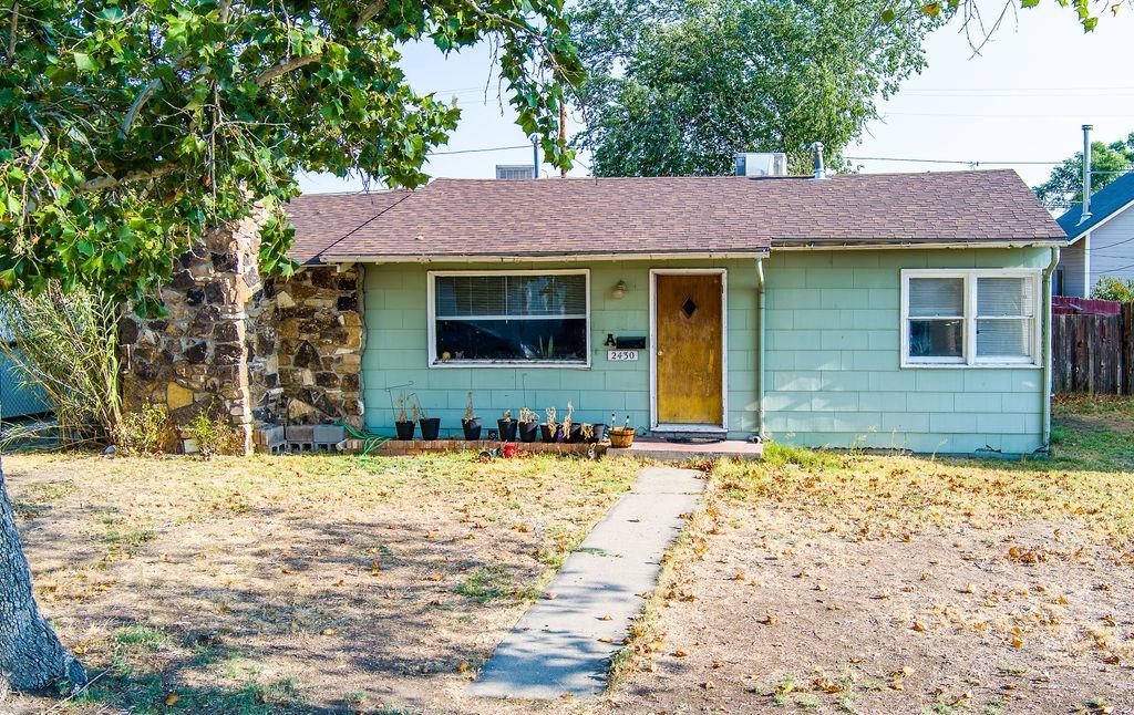 2430 Bunting Avenue Property Photo 1