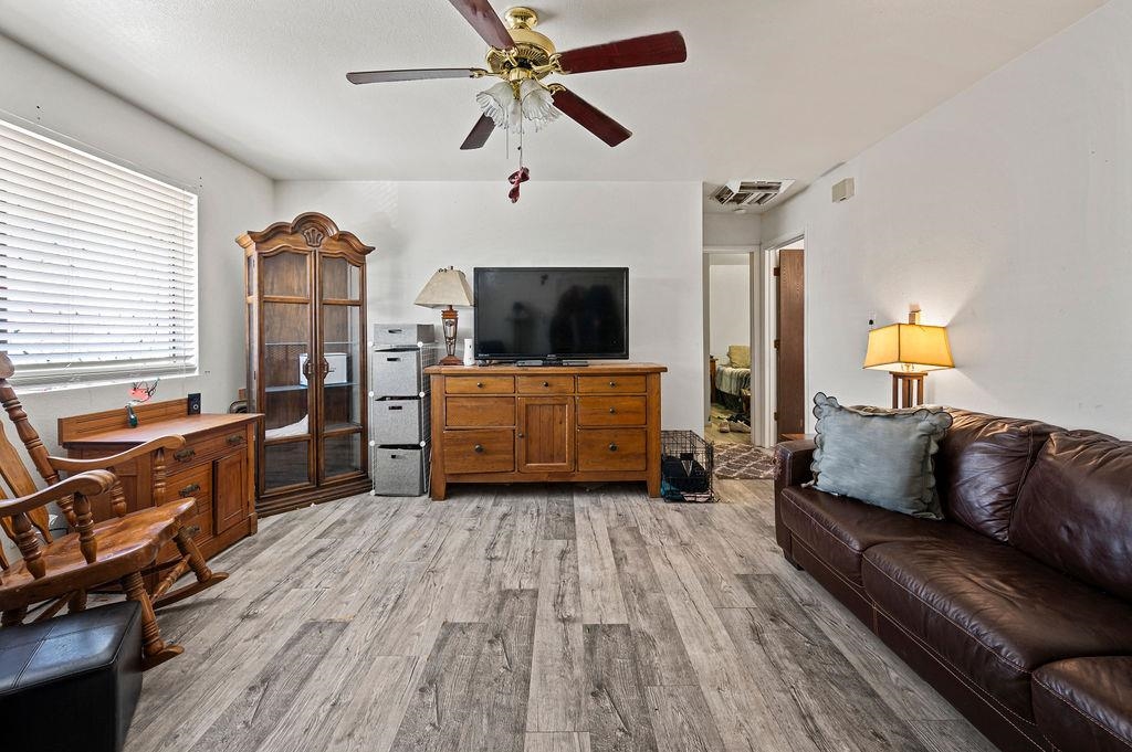 3290 Lombardy Lane Property Photo 5