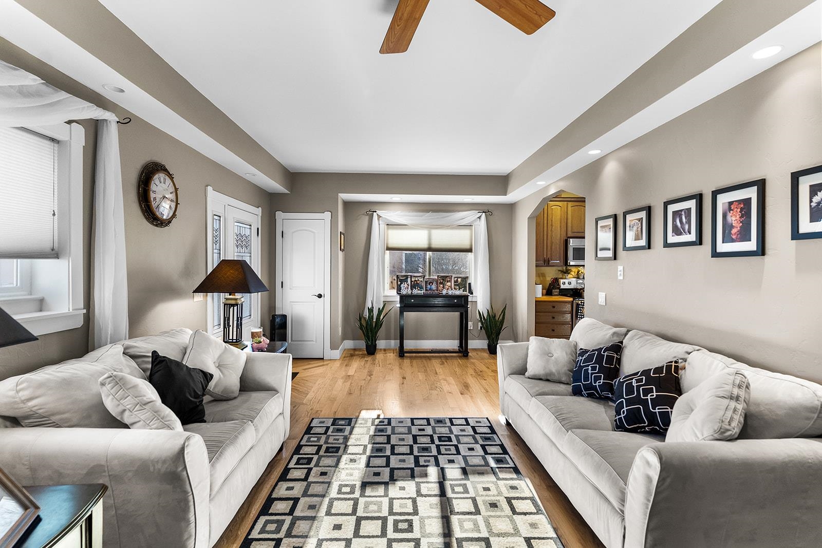 1689 6429 Circle Property Photo 3