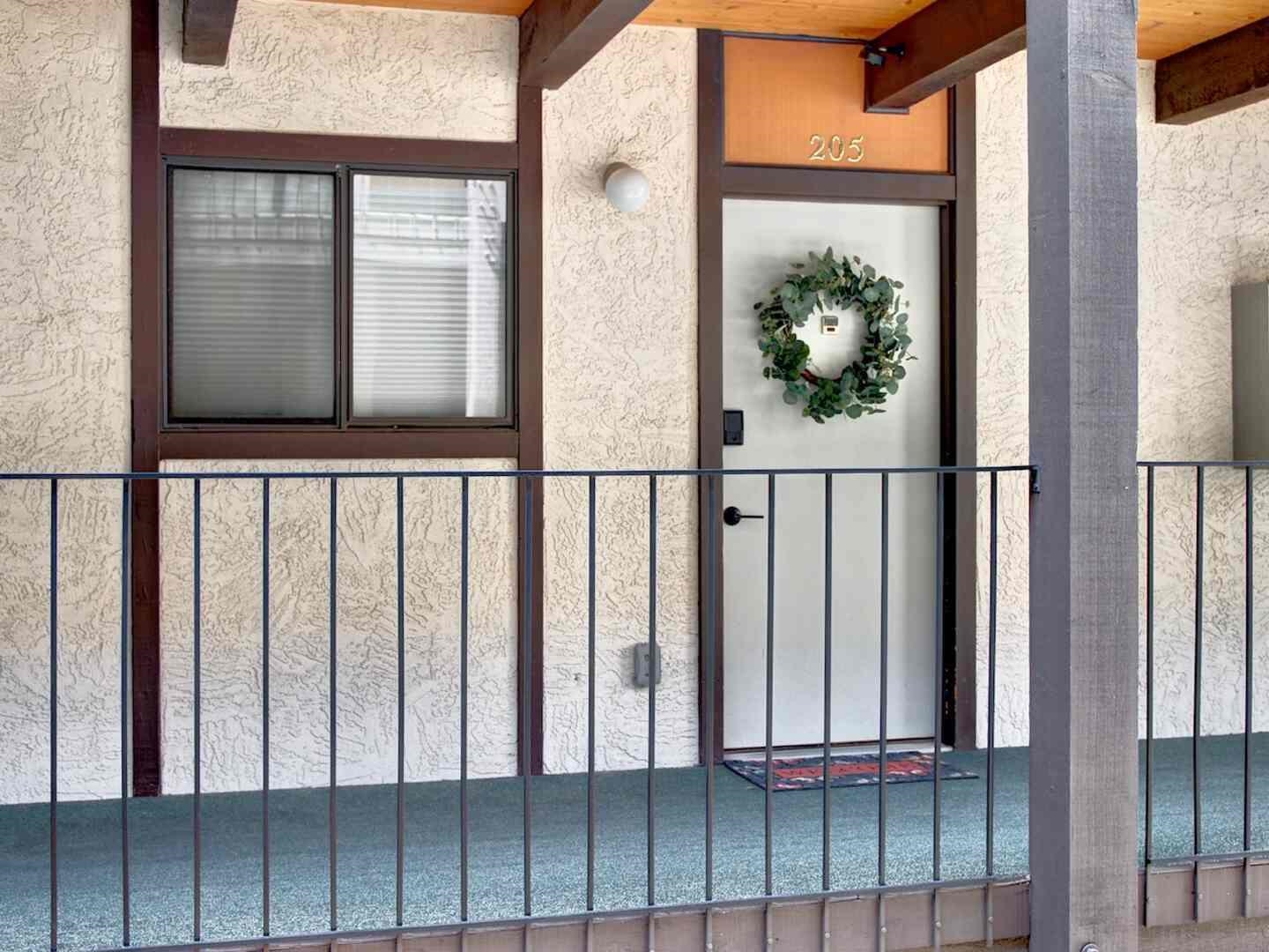 3231 Lakeside Drive Property Photo 2