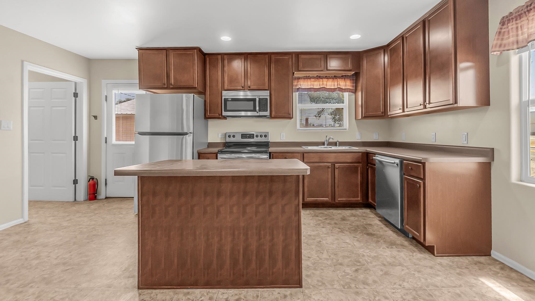 421 W Aspen Avenue Property Photo 6