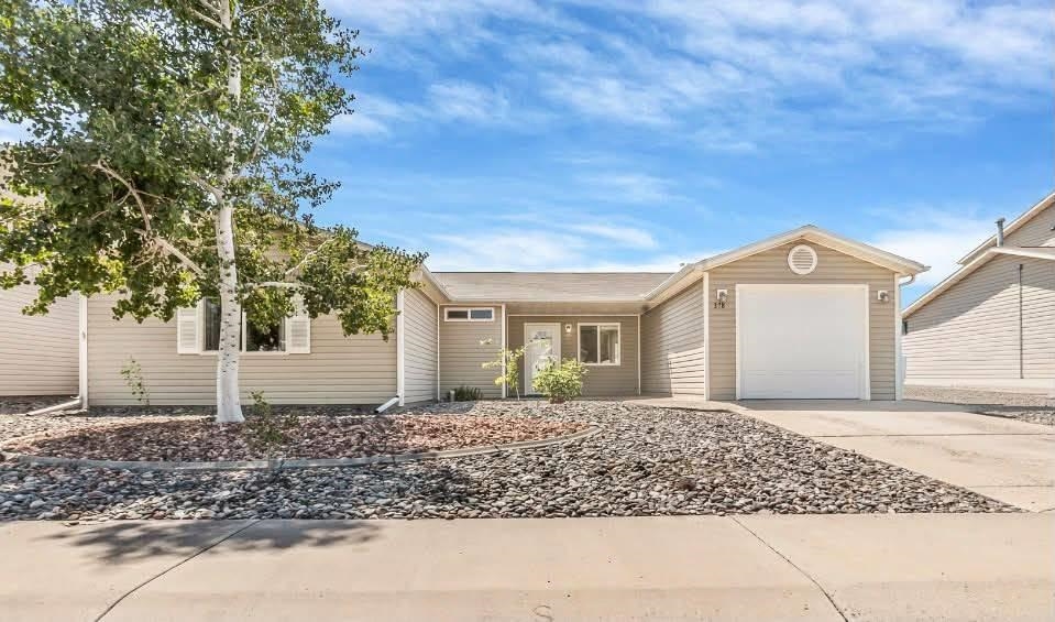 378 Kathleen Circle Property Photo 1