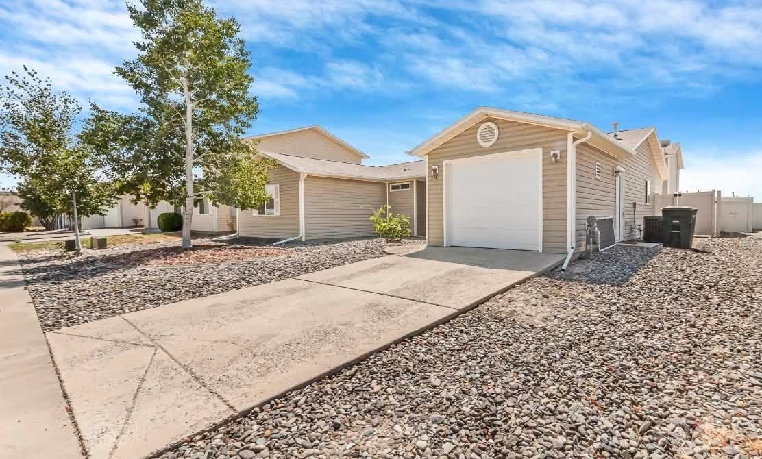 378 Kathleen Circle Property Photo 3