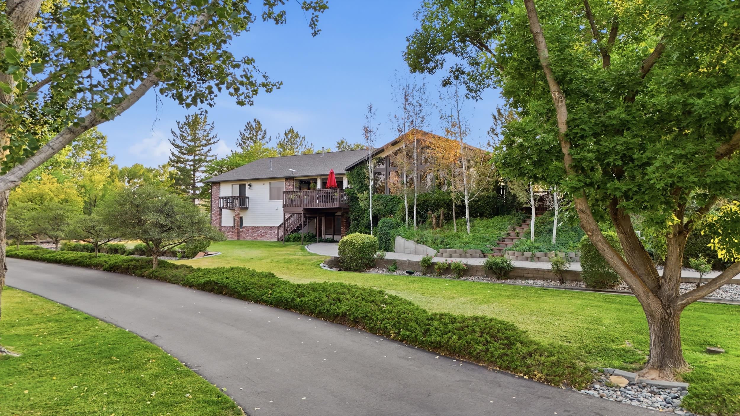 805 25 Road Property Photo 4