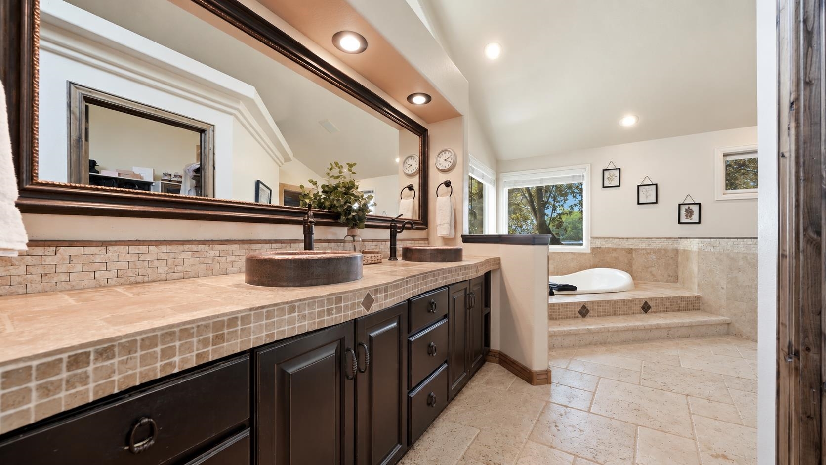 805 25 Road Property Photo 18