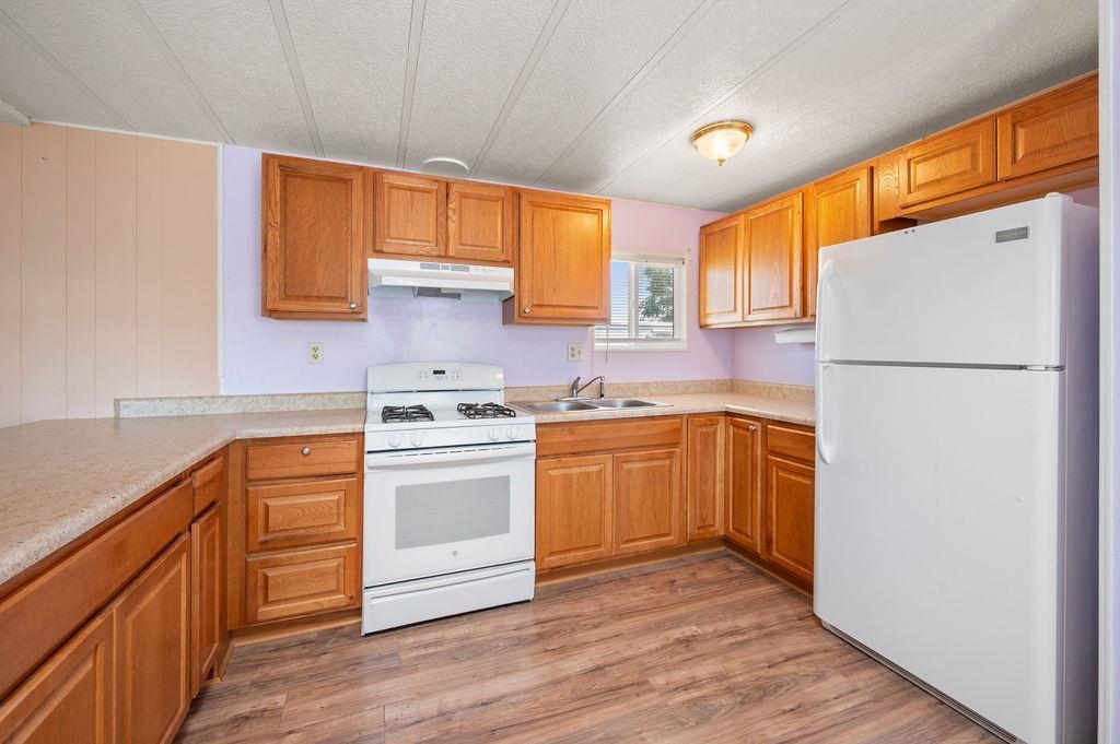 3251 E Road Property Photo 9