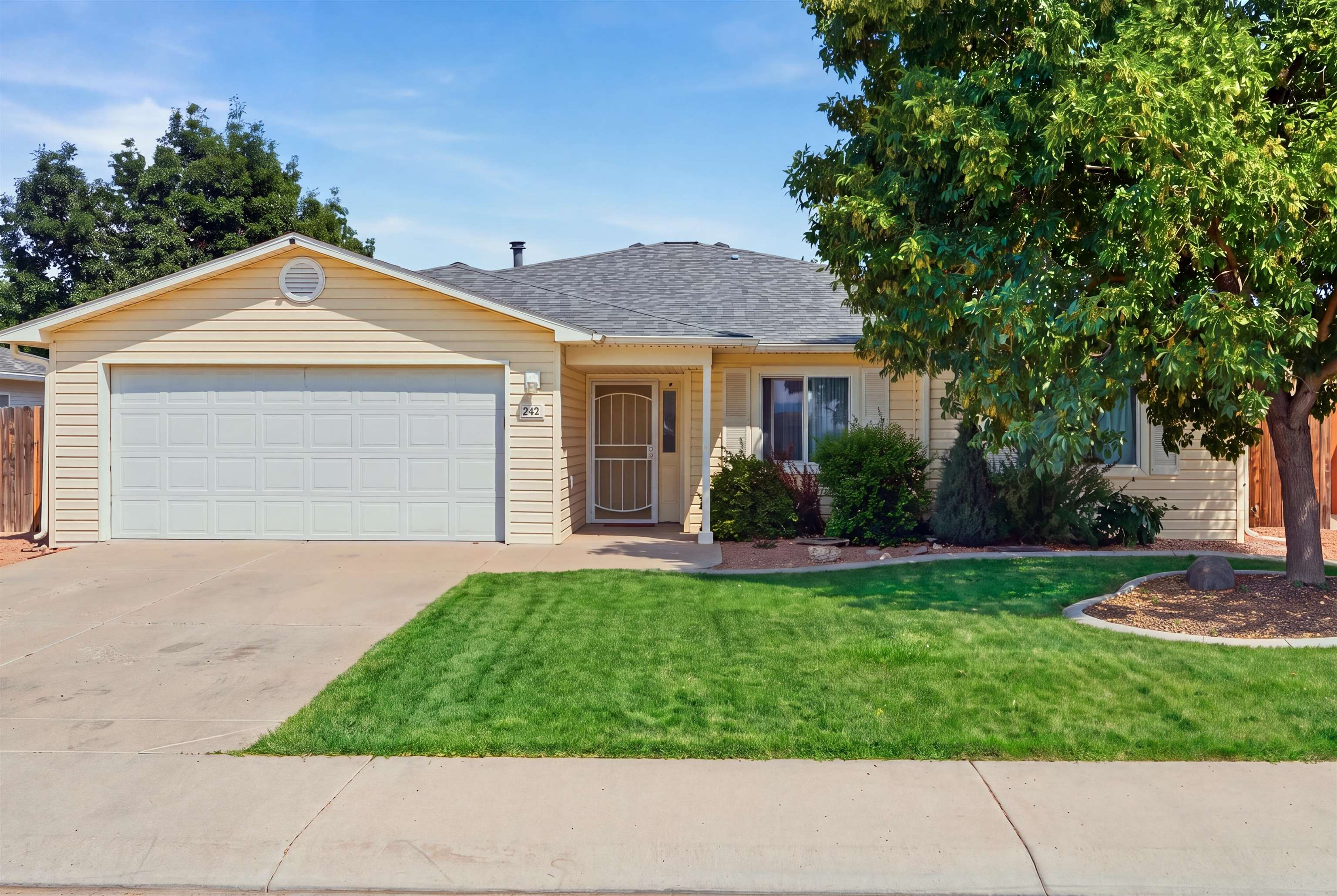 242 Narrow Leaf Drive Property Photo 1