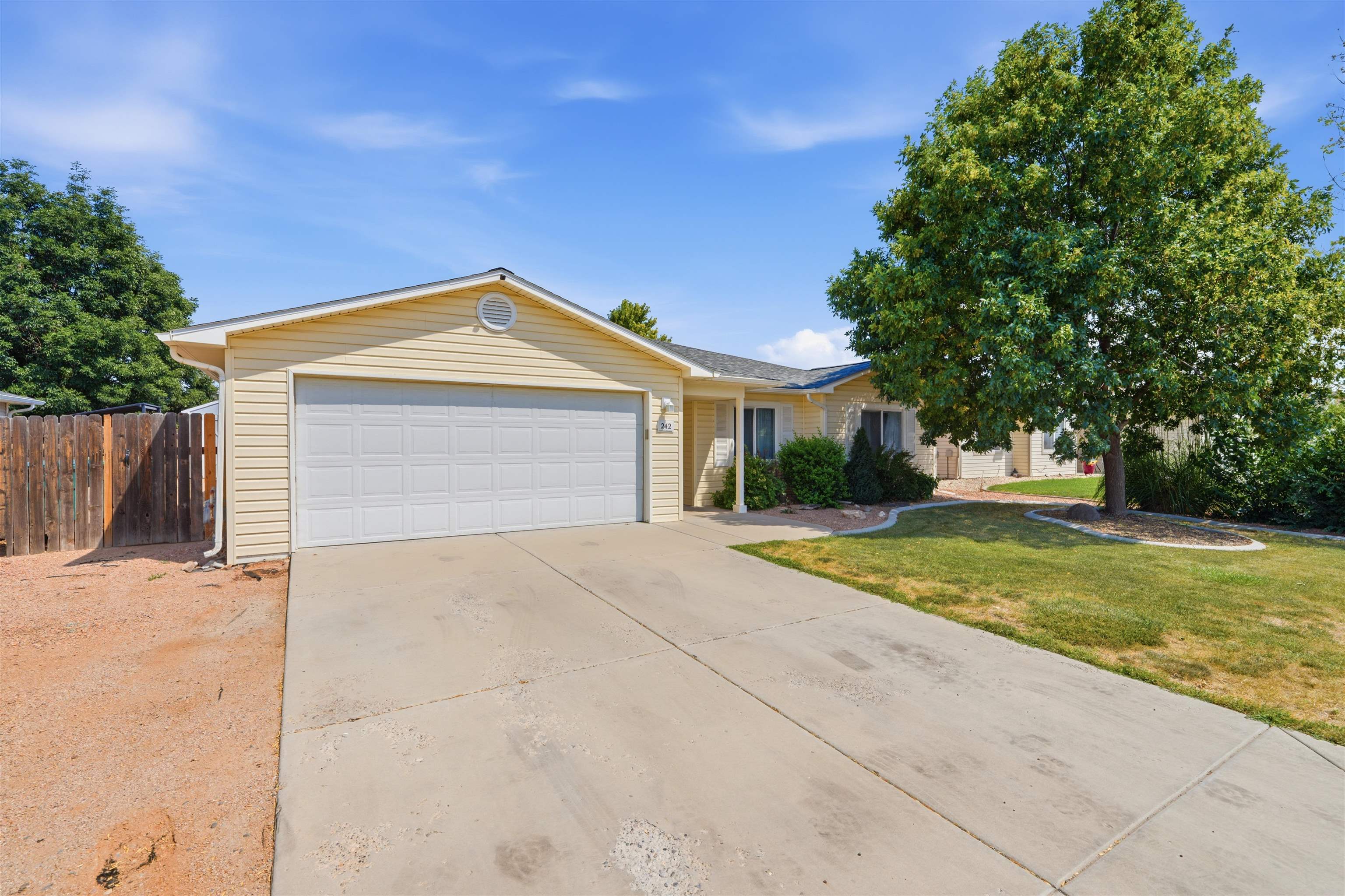 242 Narrow Leaf Drive Property Photo 2