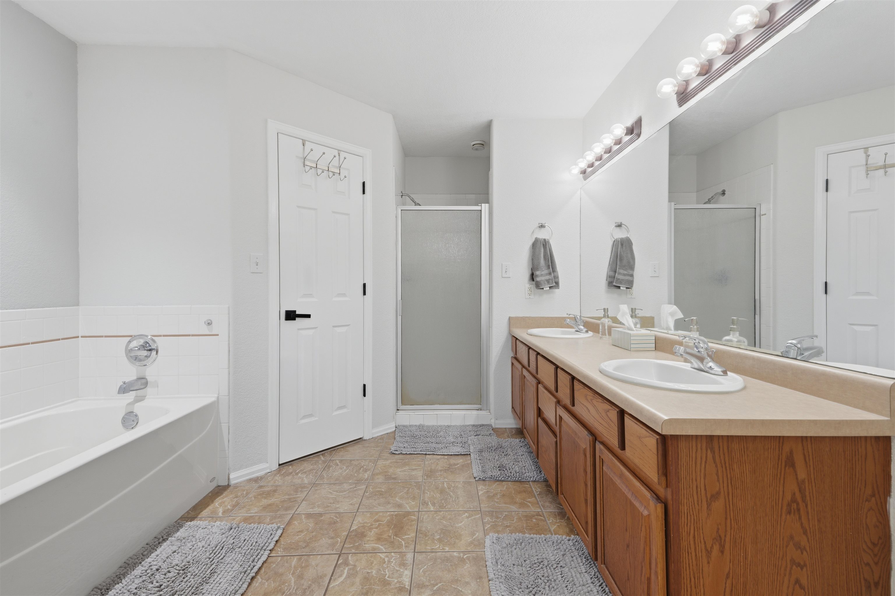 242 Narrow Leaf Drive Property Photo 17