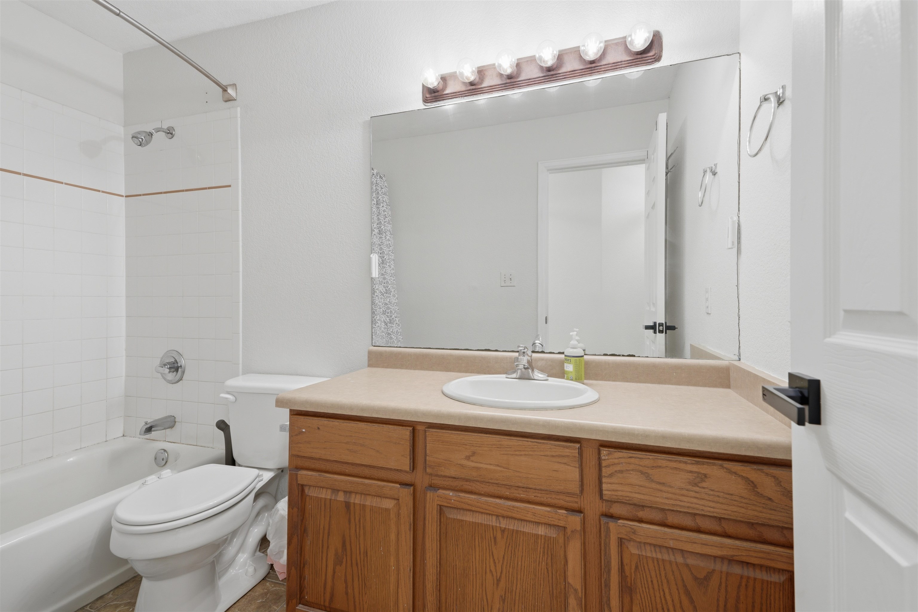 242 Narrow Leaf Drive Property Photo 21