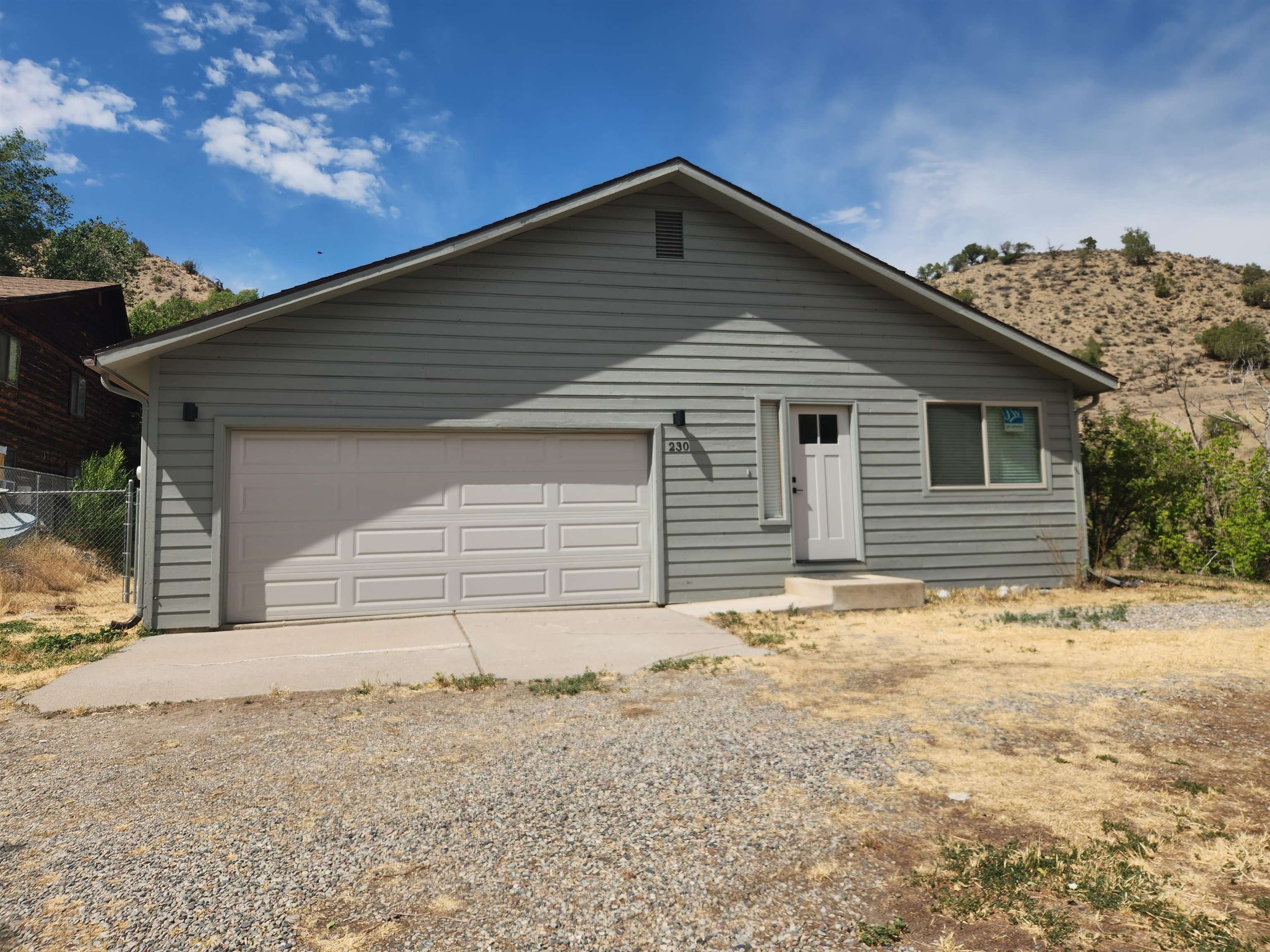 230 S E Avenue Property Photo 1