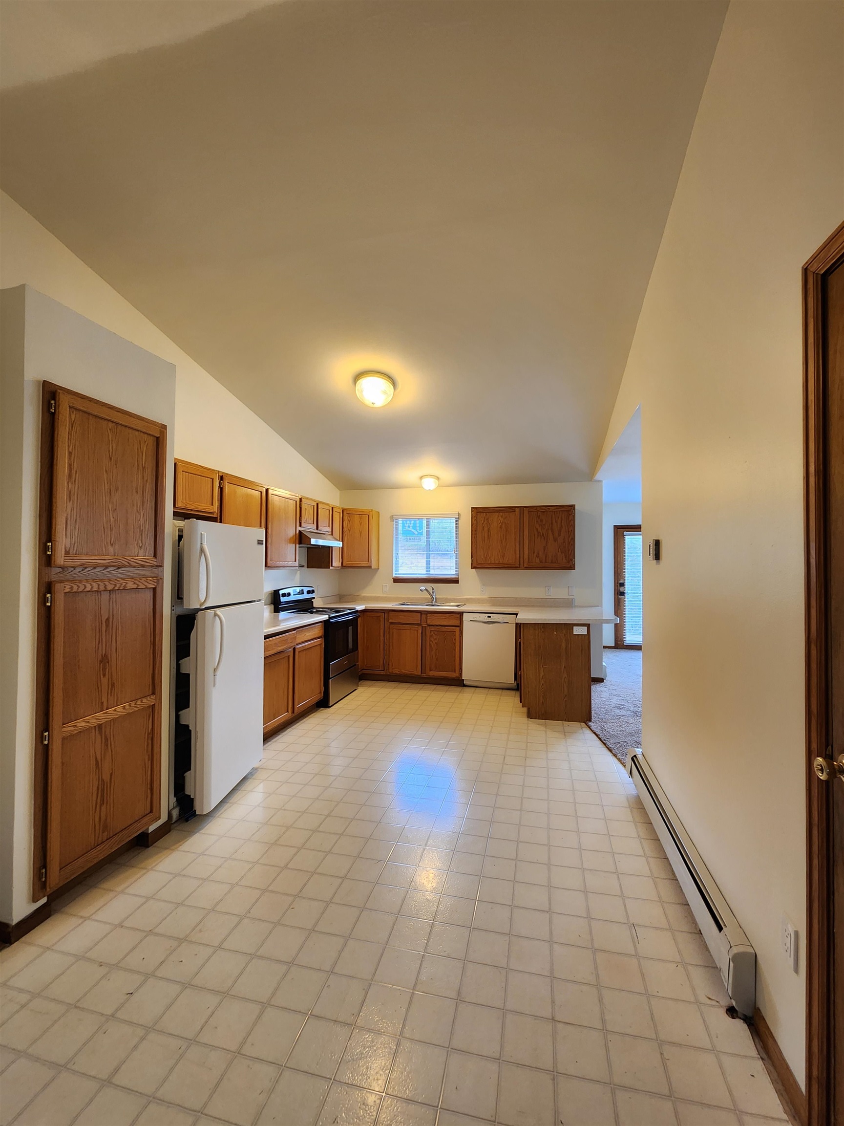 230 S E Avenue Property Photo 4