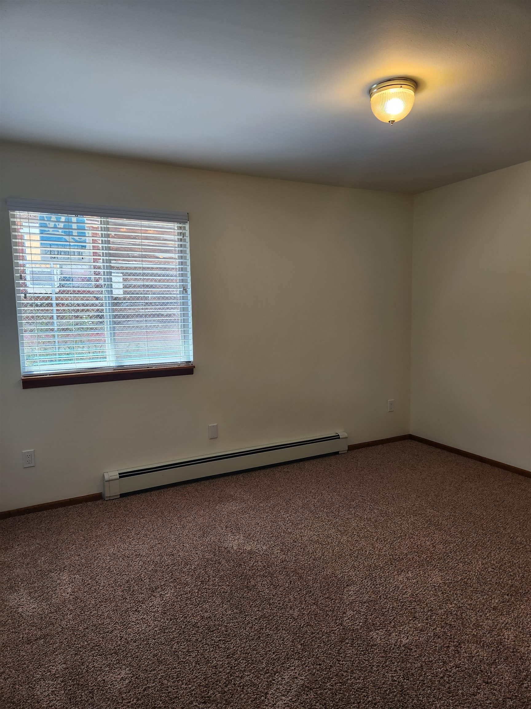 230 S E Avenue Property Photo 9