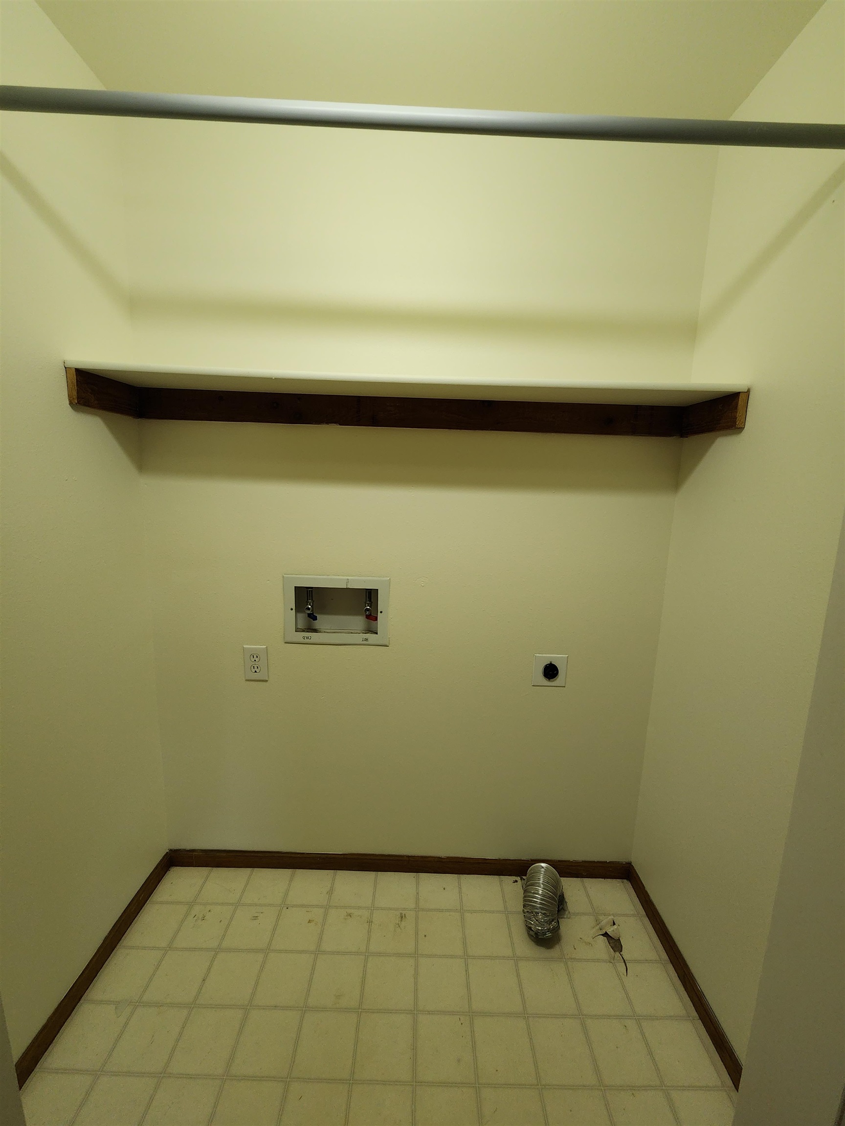 230 S E Avenue Property Photo 12