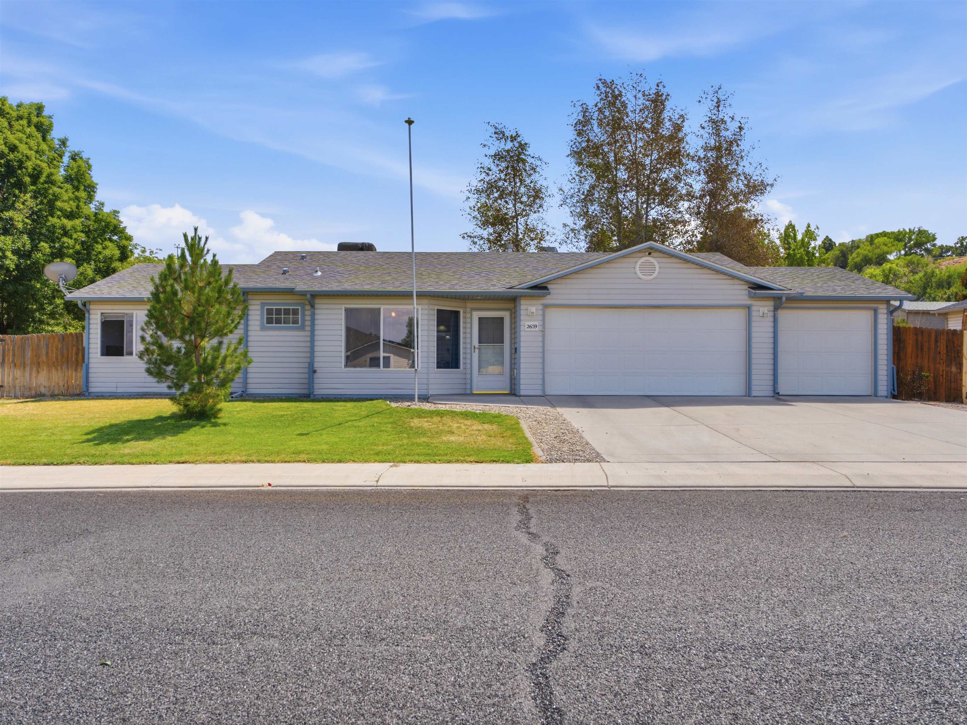 2659 B 1/2 Road Property Photo 1