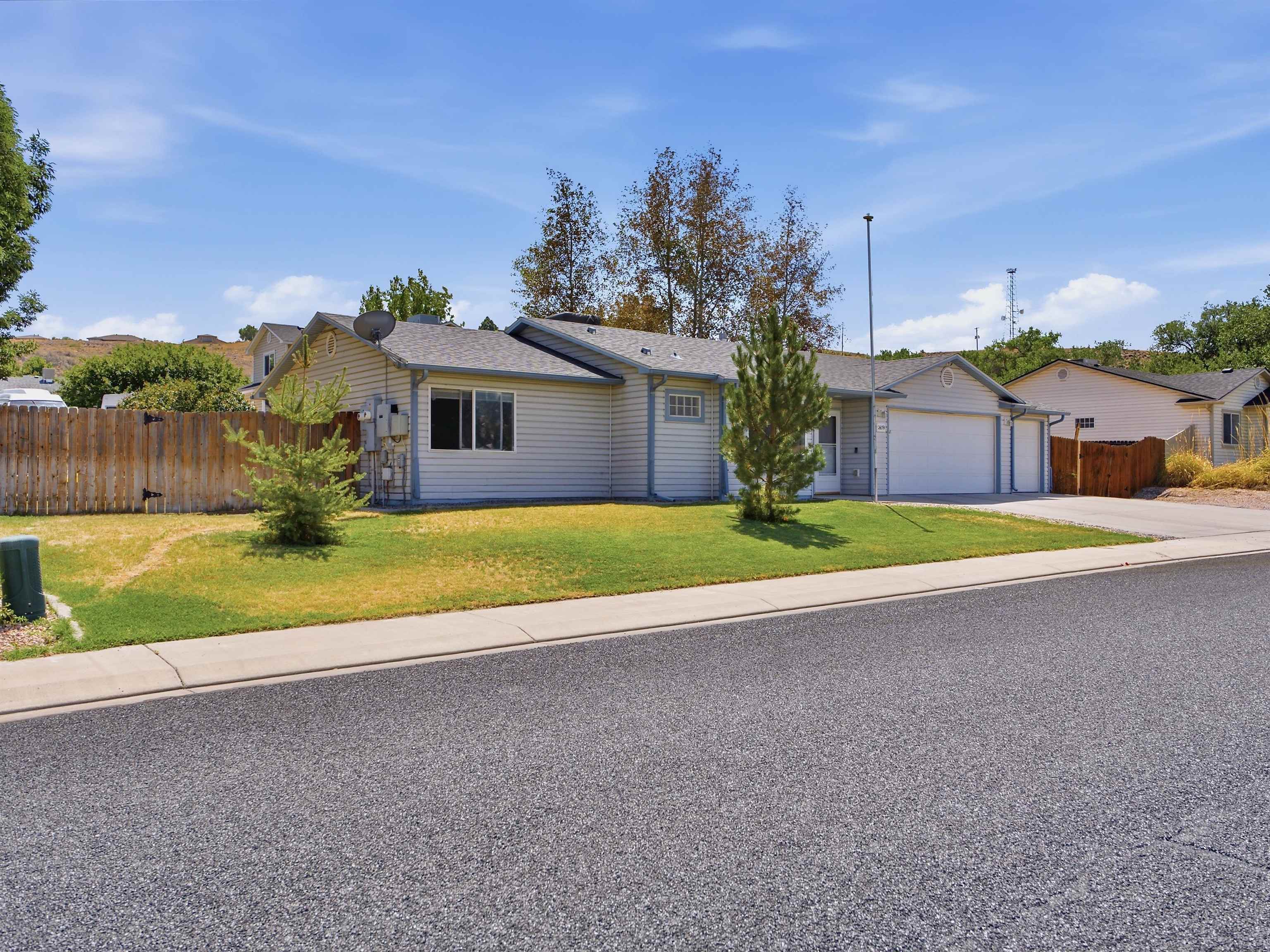 2659 B 1/2 Road Property Photo 2
