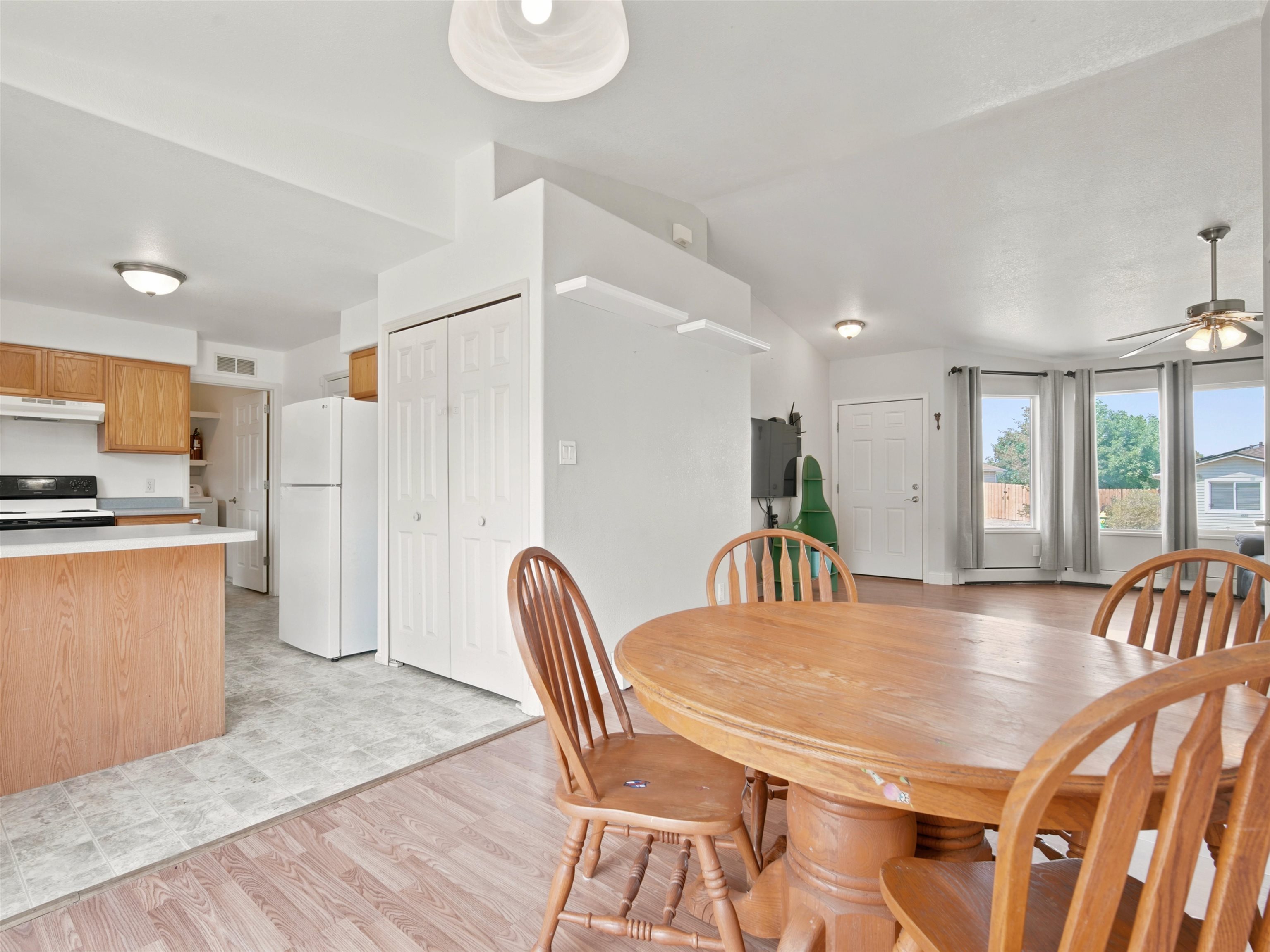 2659 B 1/2 Road Property Photo 6