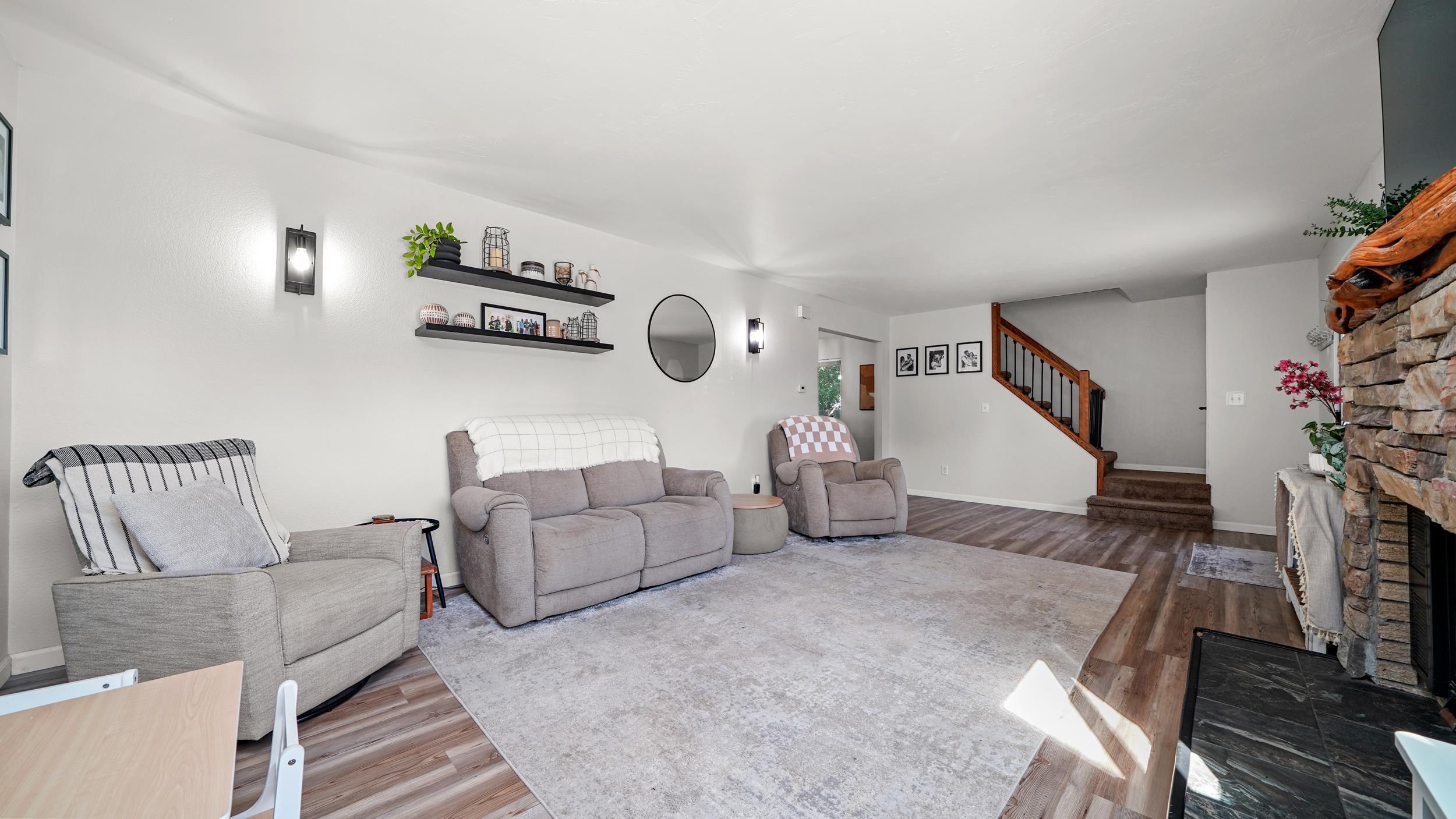 2886 Durango Drive Property Photo 4