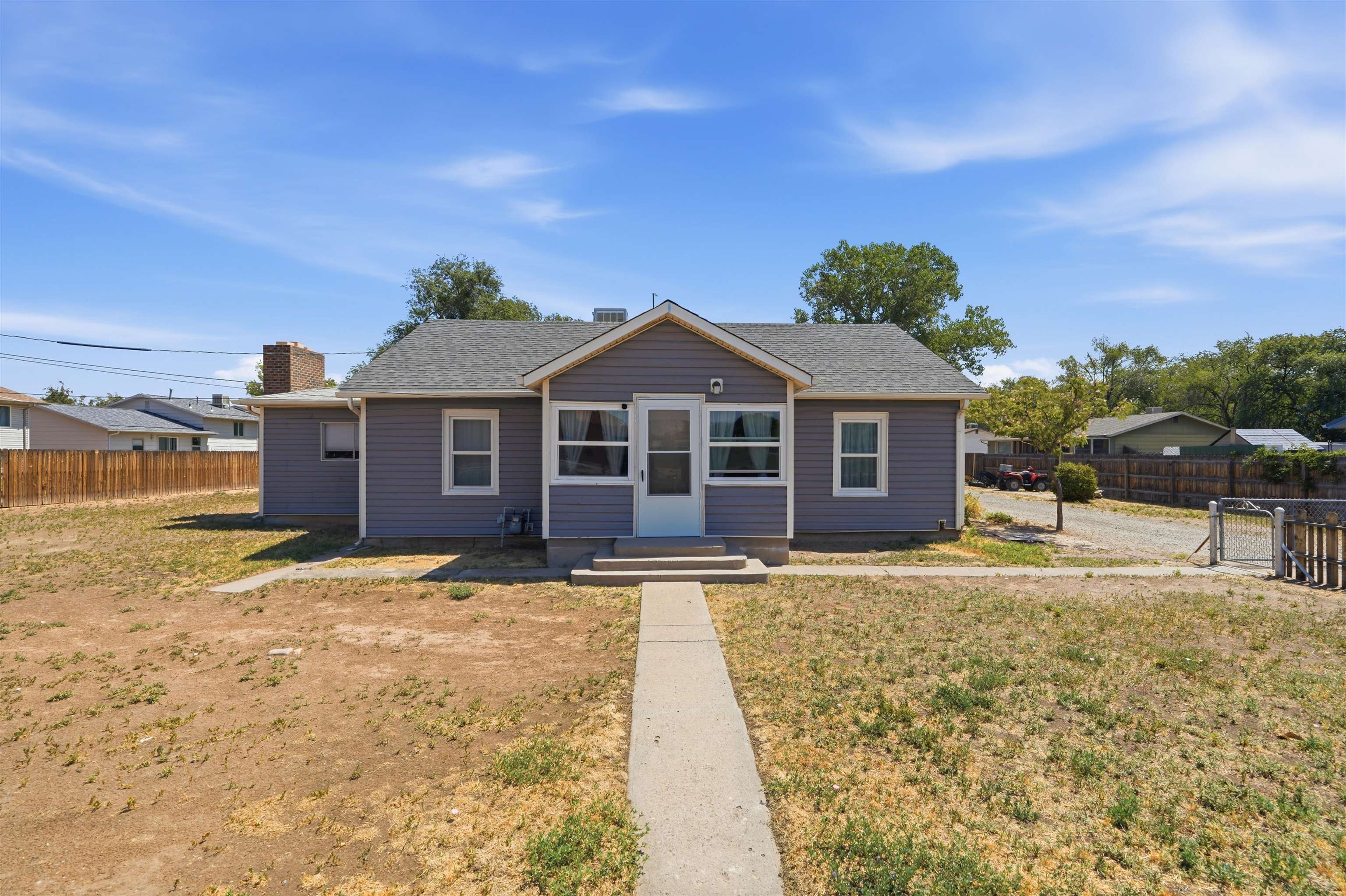 318 27 3/8 Road Property Photo 1