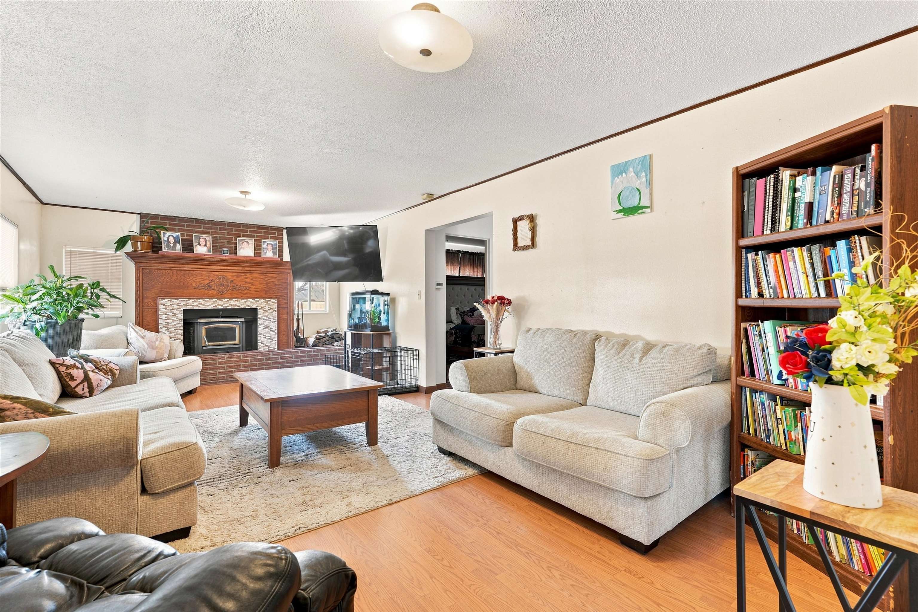 318 27 3/8 Road Property Photo 2