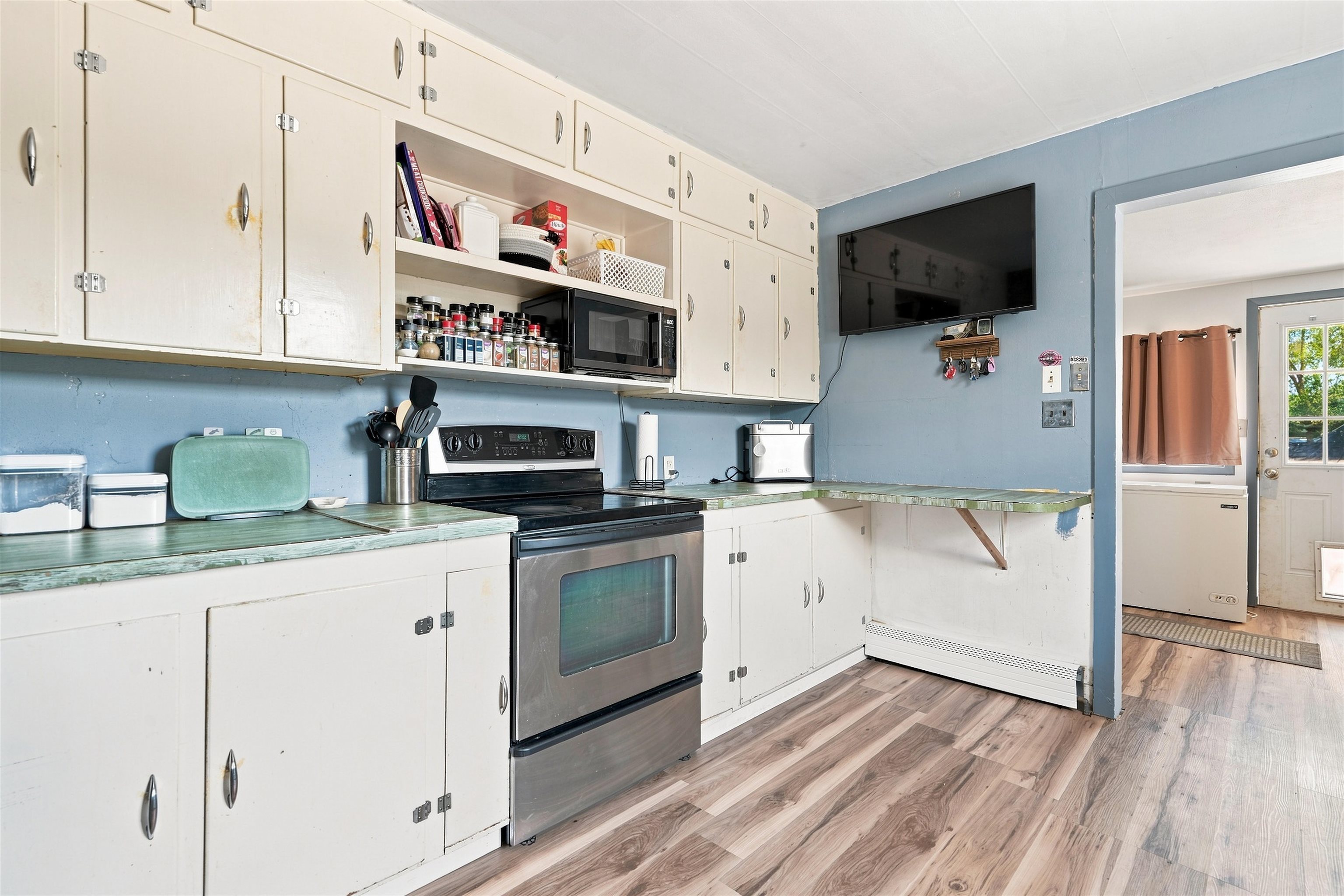 318 27 3/8 Road Property Photo 7