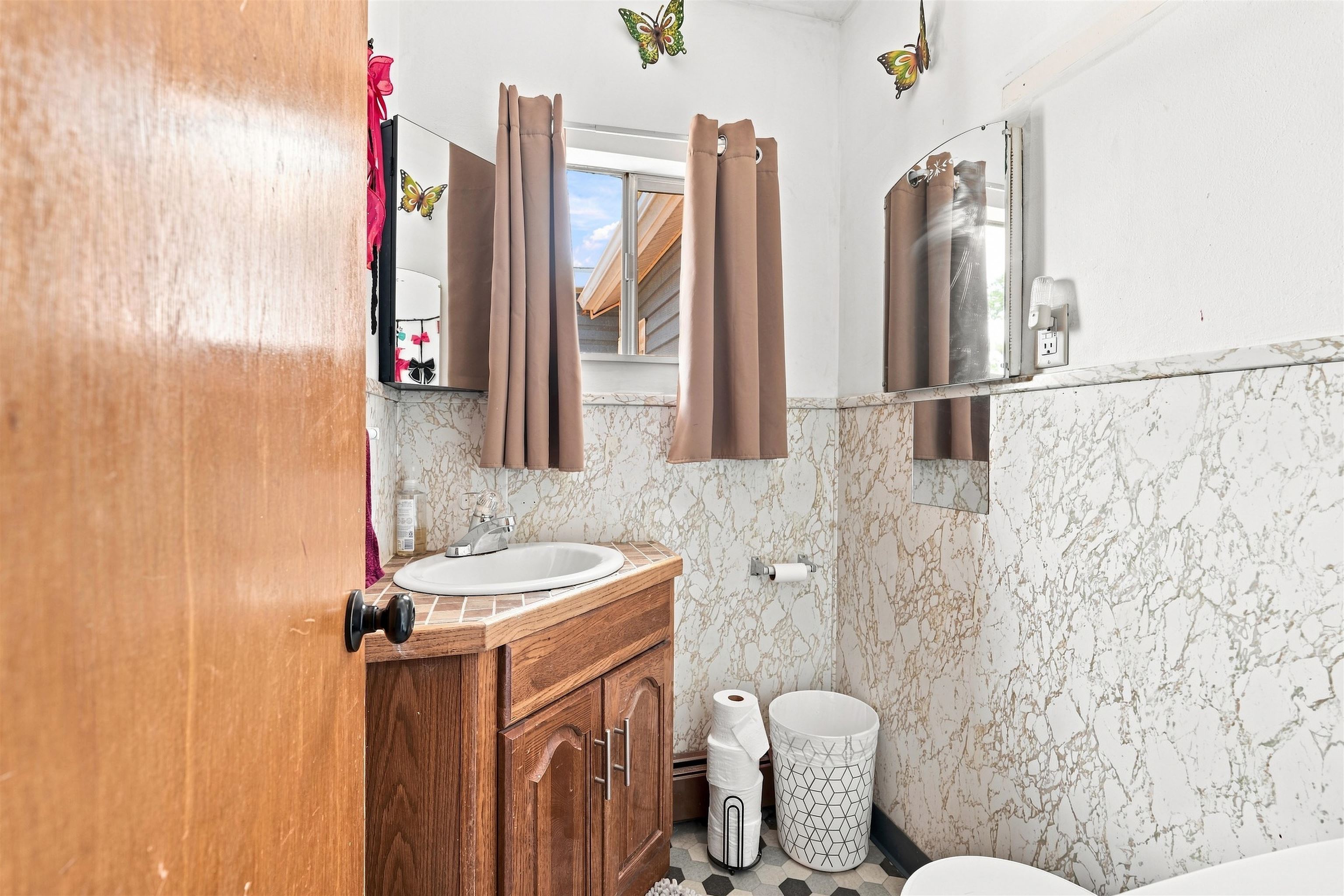 318 27 3/8 Road Property Photo 11
