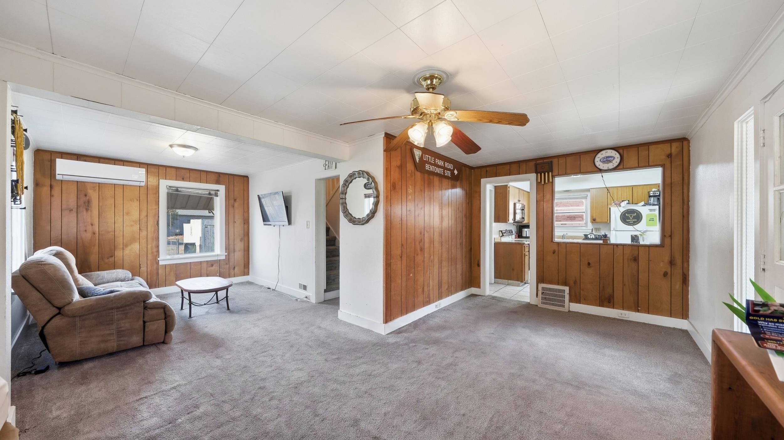 1231 Bunting Avenue Property Photo 2