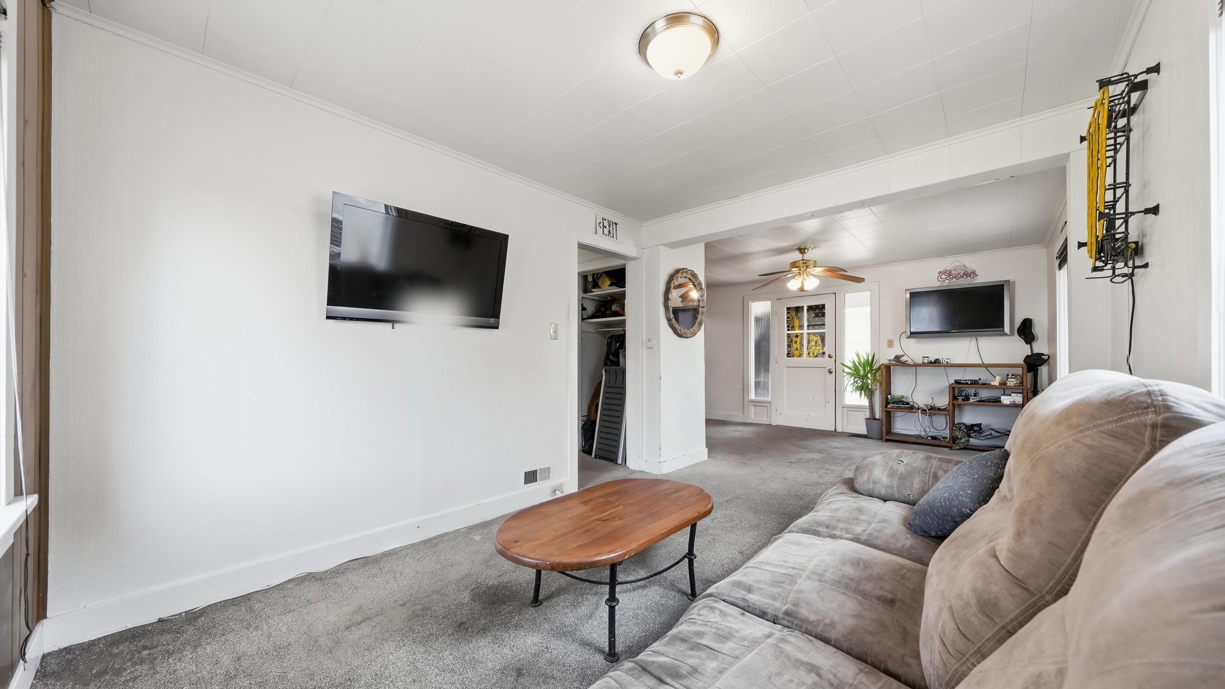 1231 Bunting Avenue Property Photo 4