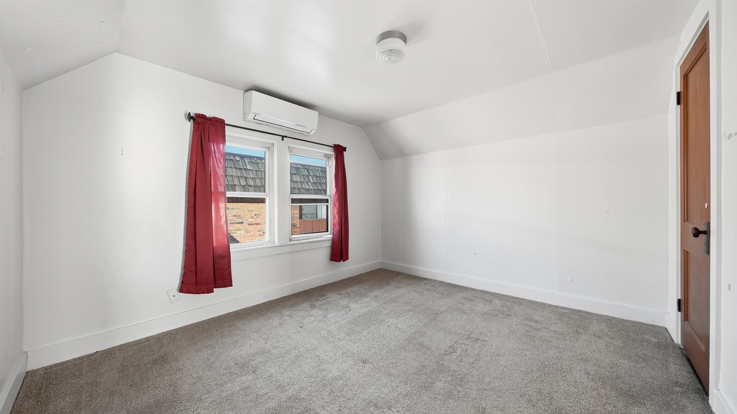 1231 Bunting Avenue Property Photo 12
