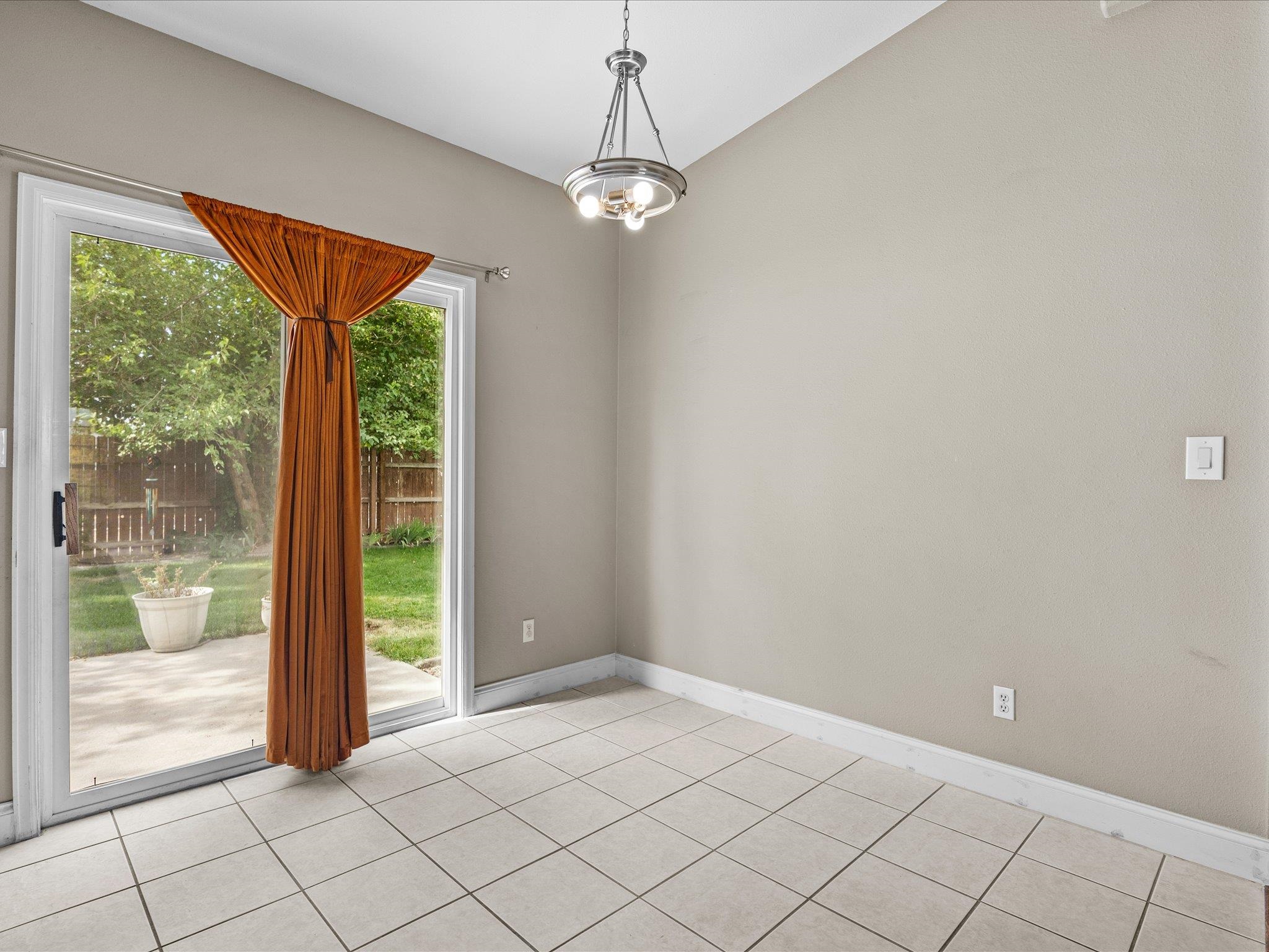 2563 Trails End Court Property Photo 15