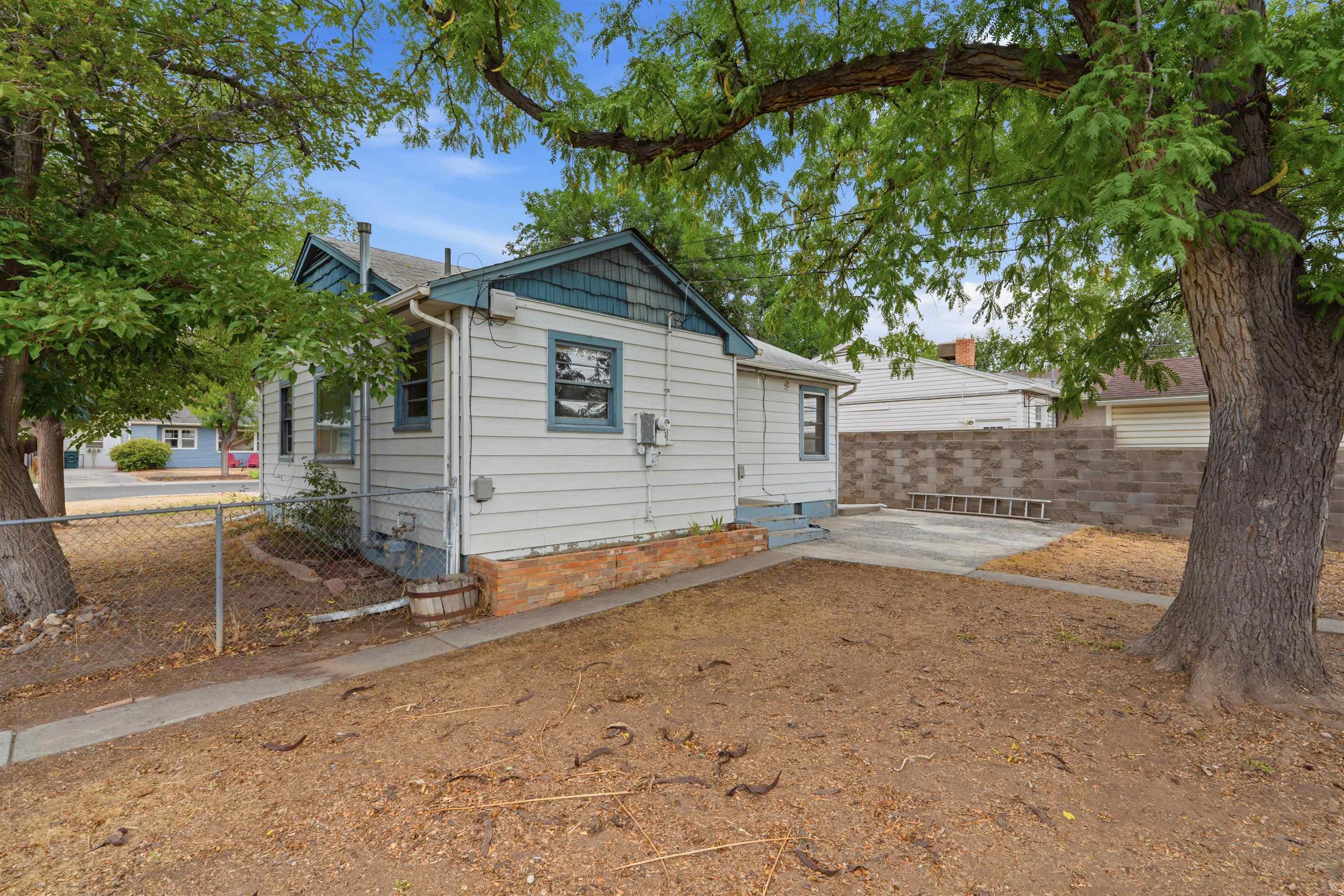 1415 Hall Avenue Property Photo 6