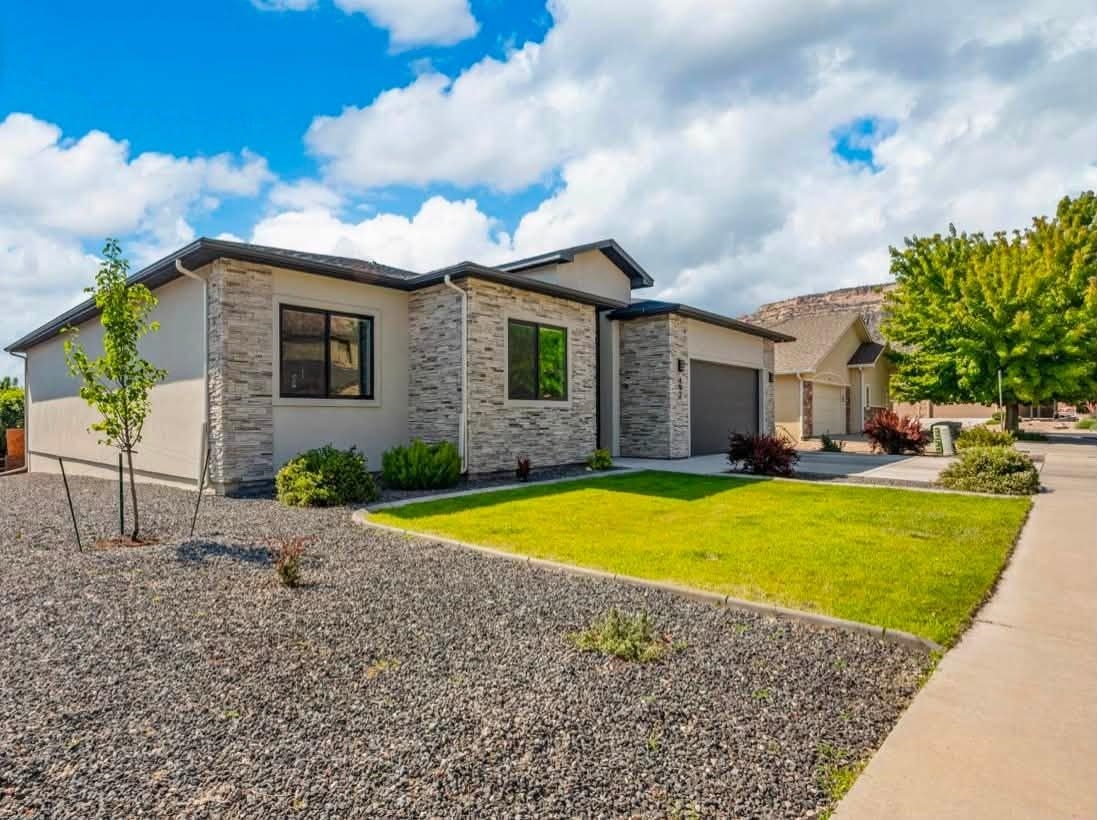 492 Spoon Court Property Photo 6