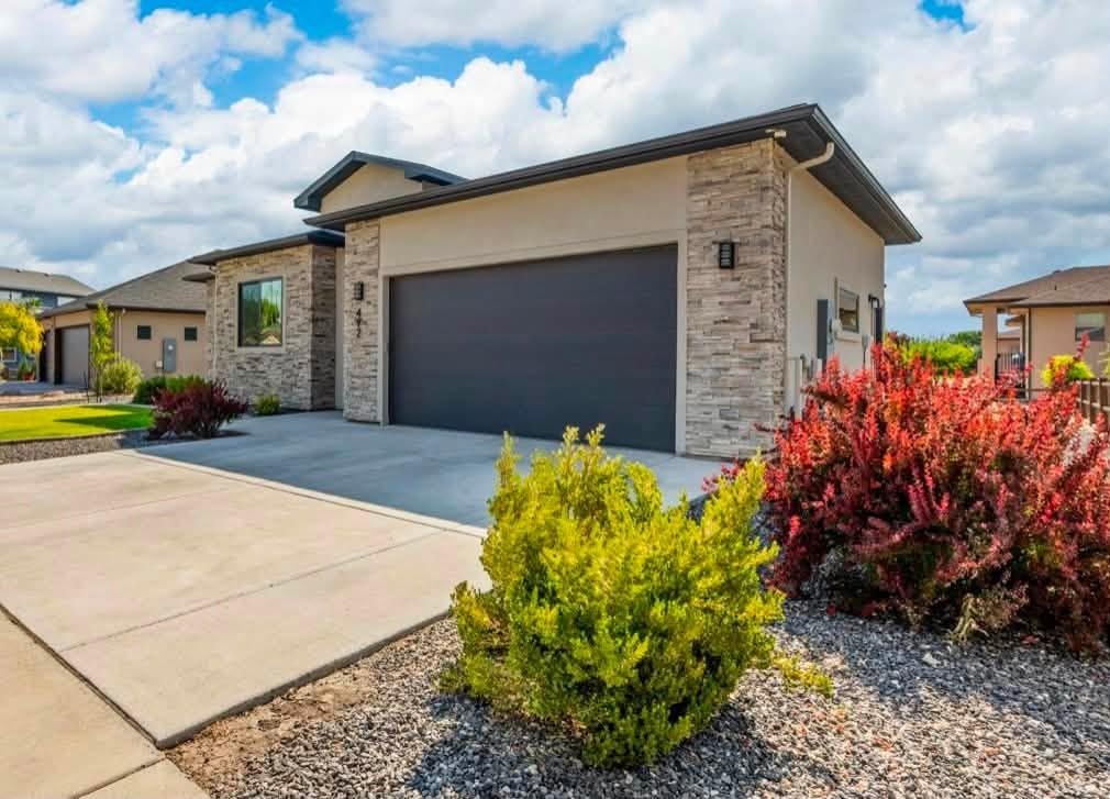 492 Spoon Court Property Photo 7