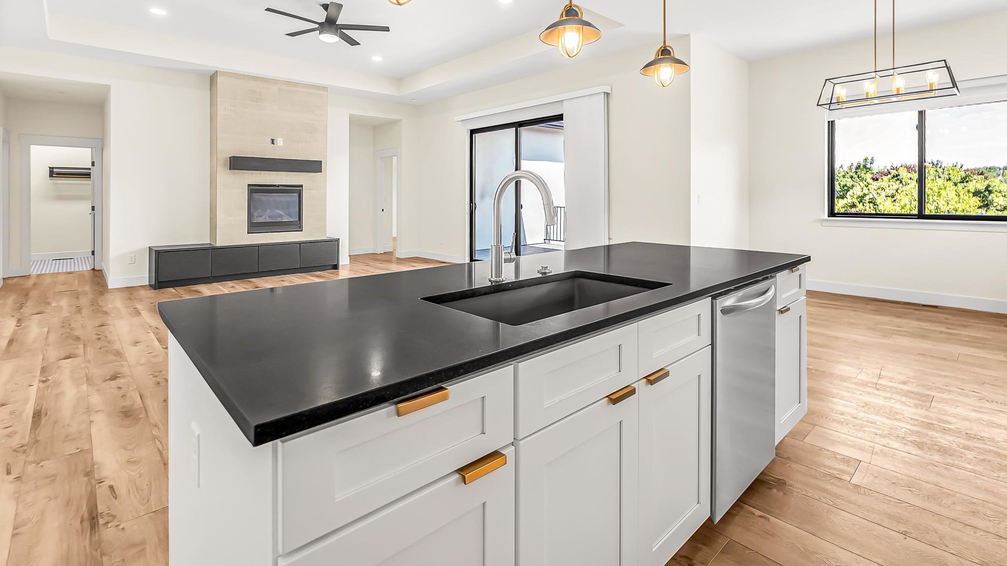 492 Spoon Court Property Photo 12