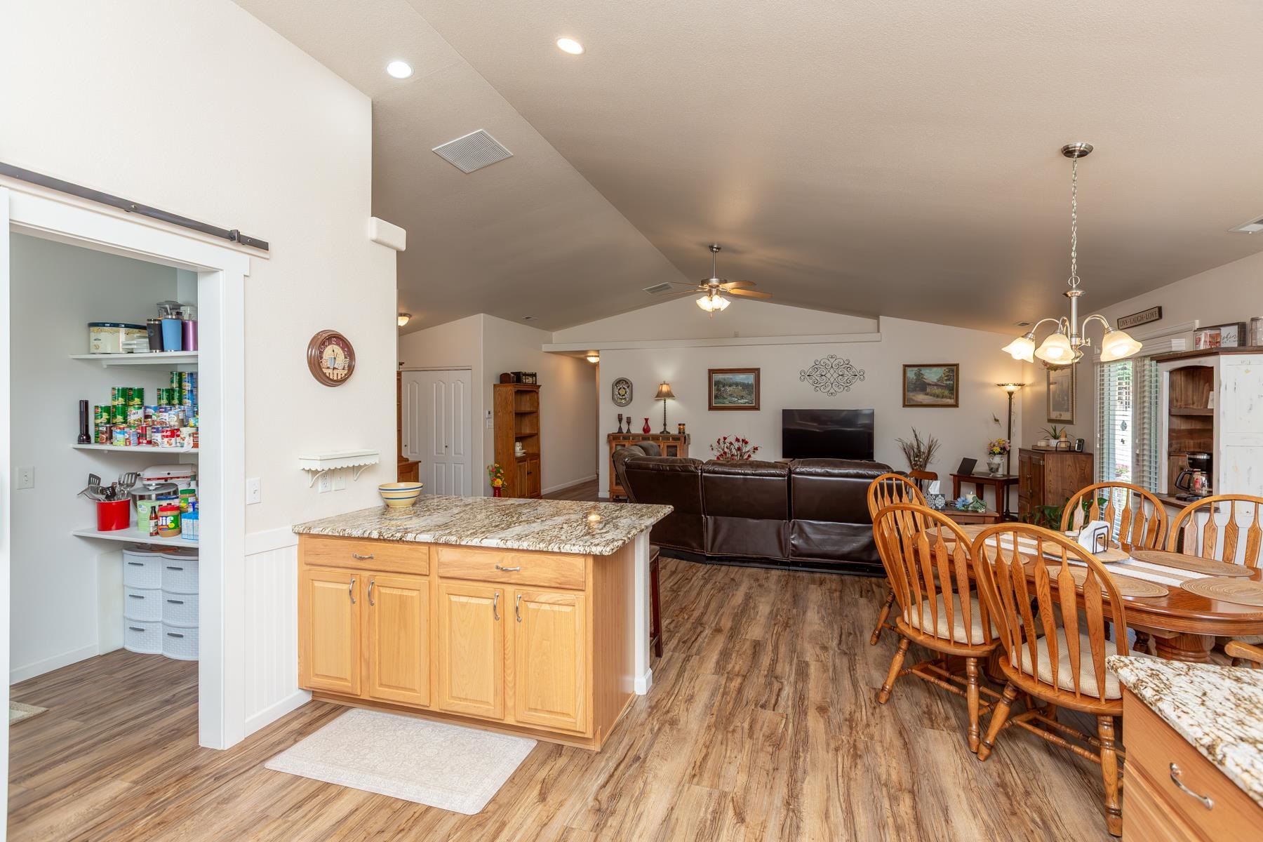288 Snyder Creek Drive Property Photo 8