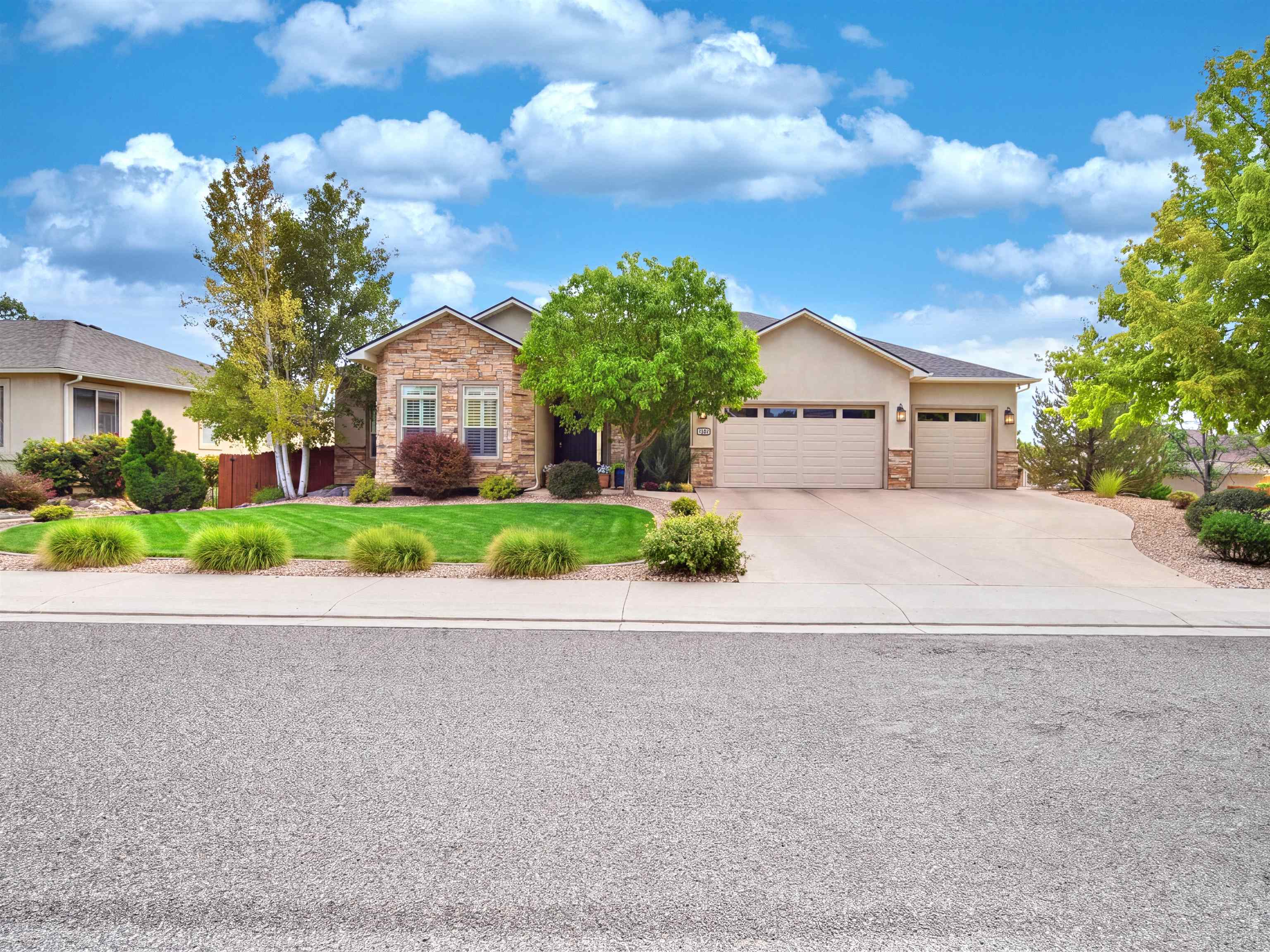 690 Tranquil Trail Property Photo 1