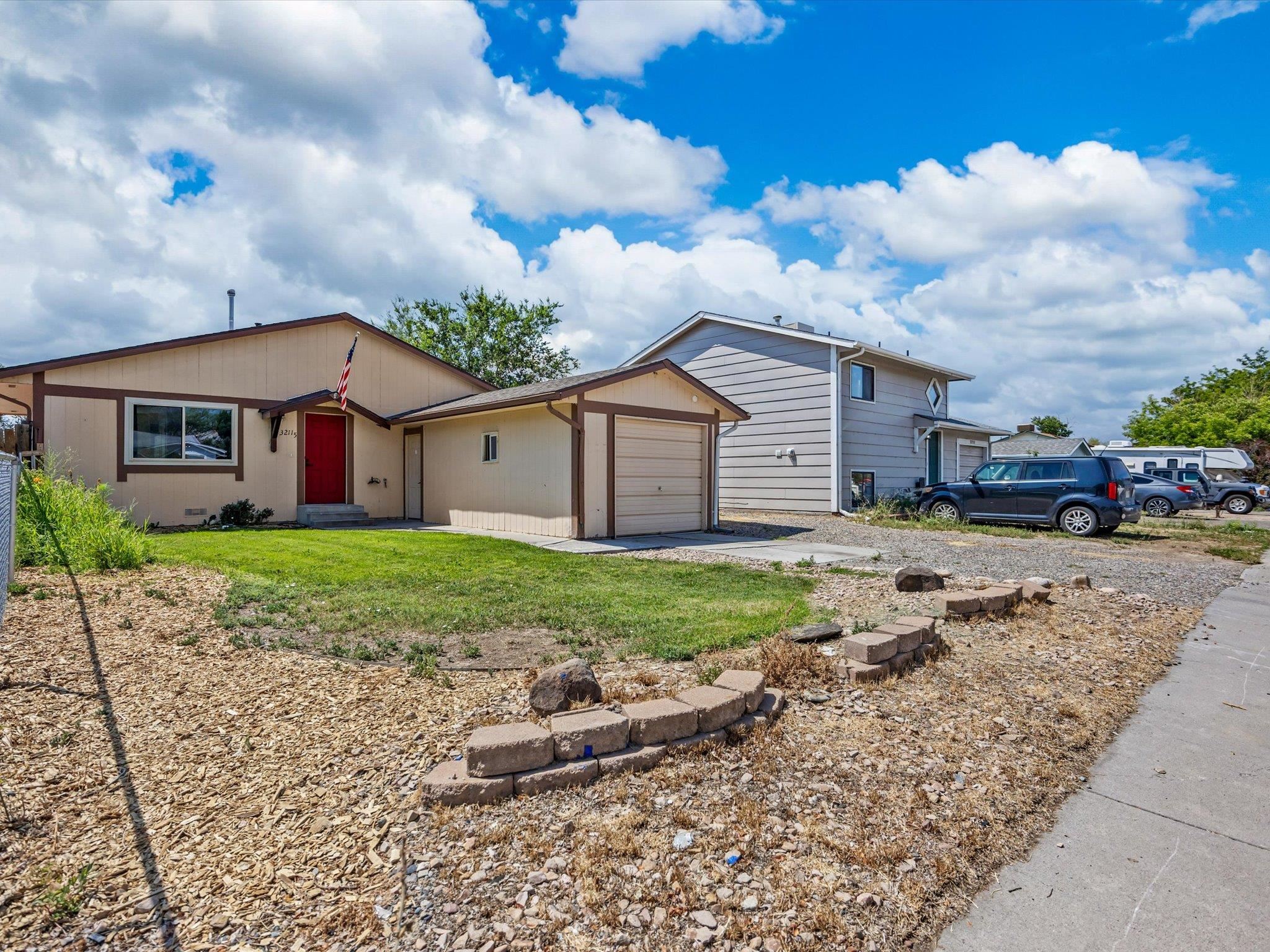3211 1/2 Bunting Avenue Property Photo 3