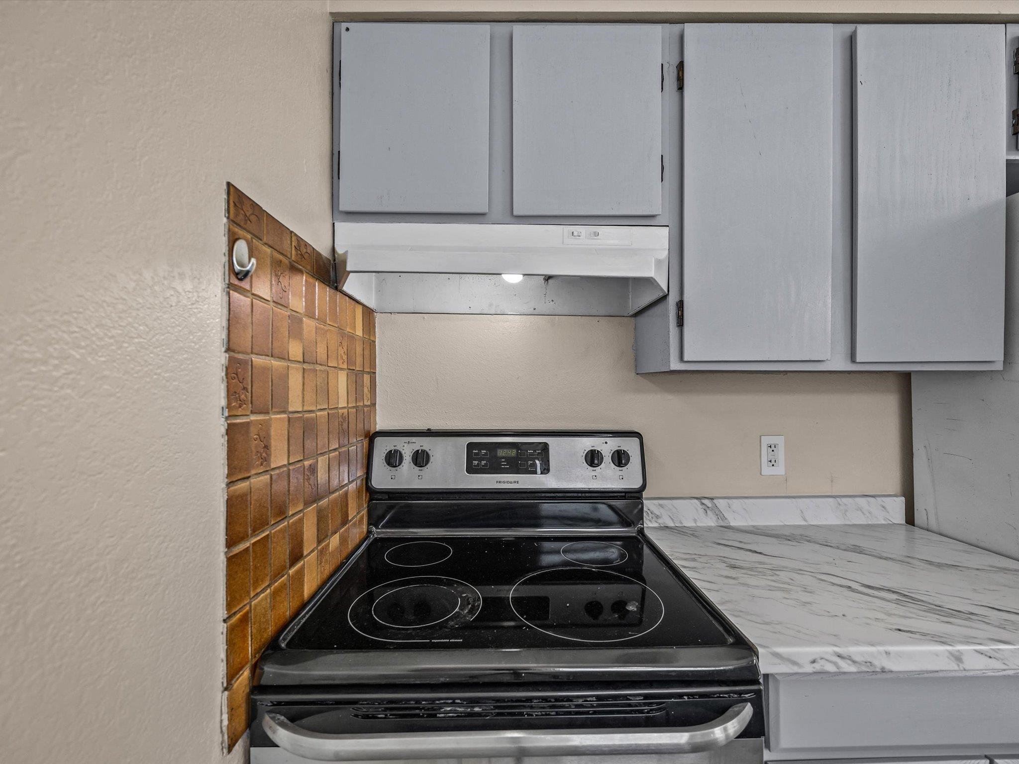 3211 1/2 Bunting Avenue Property Photo 14