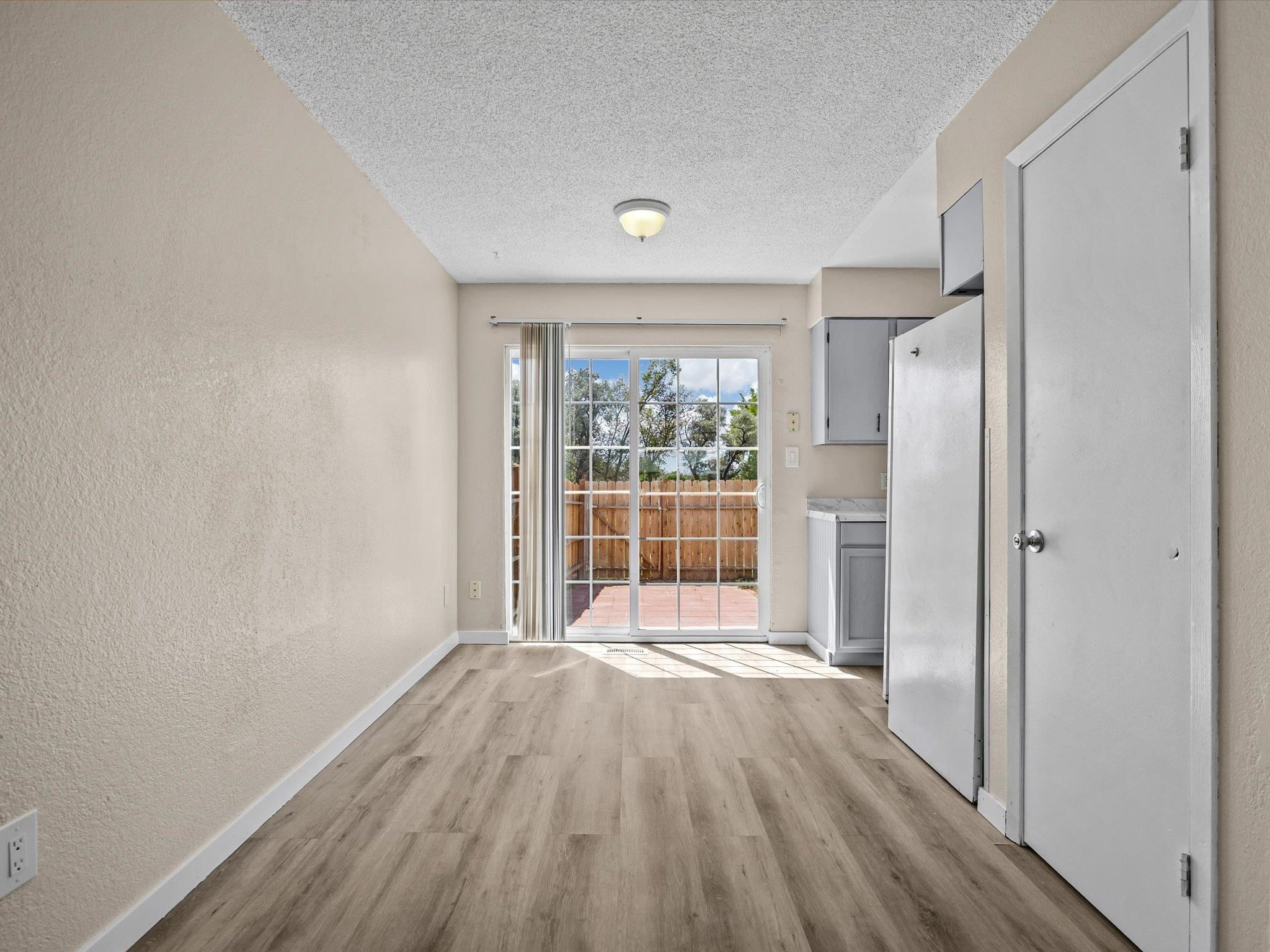 3211 1/2 Bunting Avenue Property Photo 15