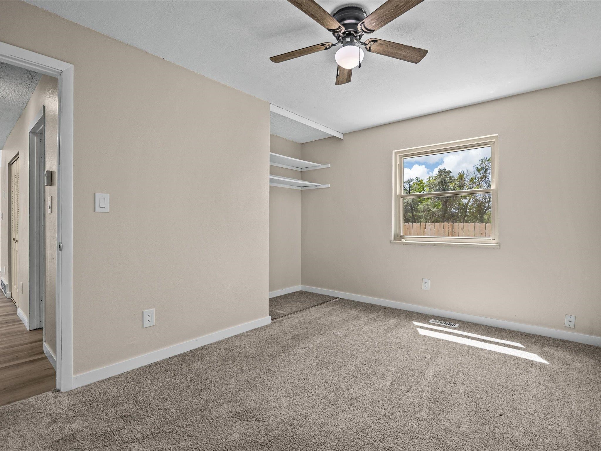 3211 1/2 Bunting Avenue Property Photo 18