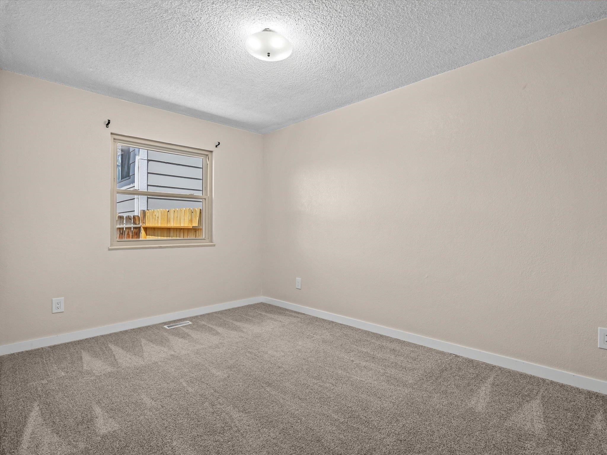 3211 1/2 Bunting Avenue Property Photo 19