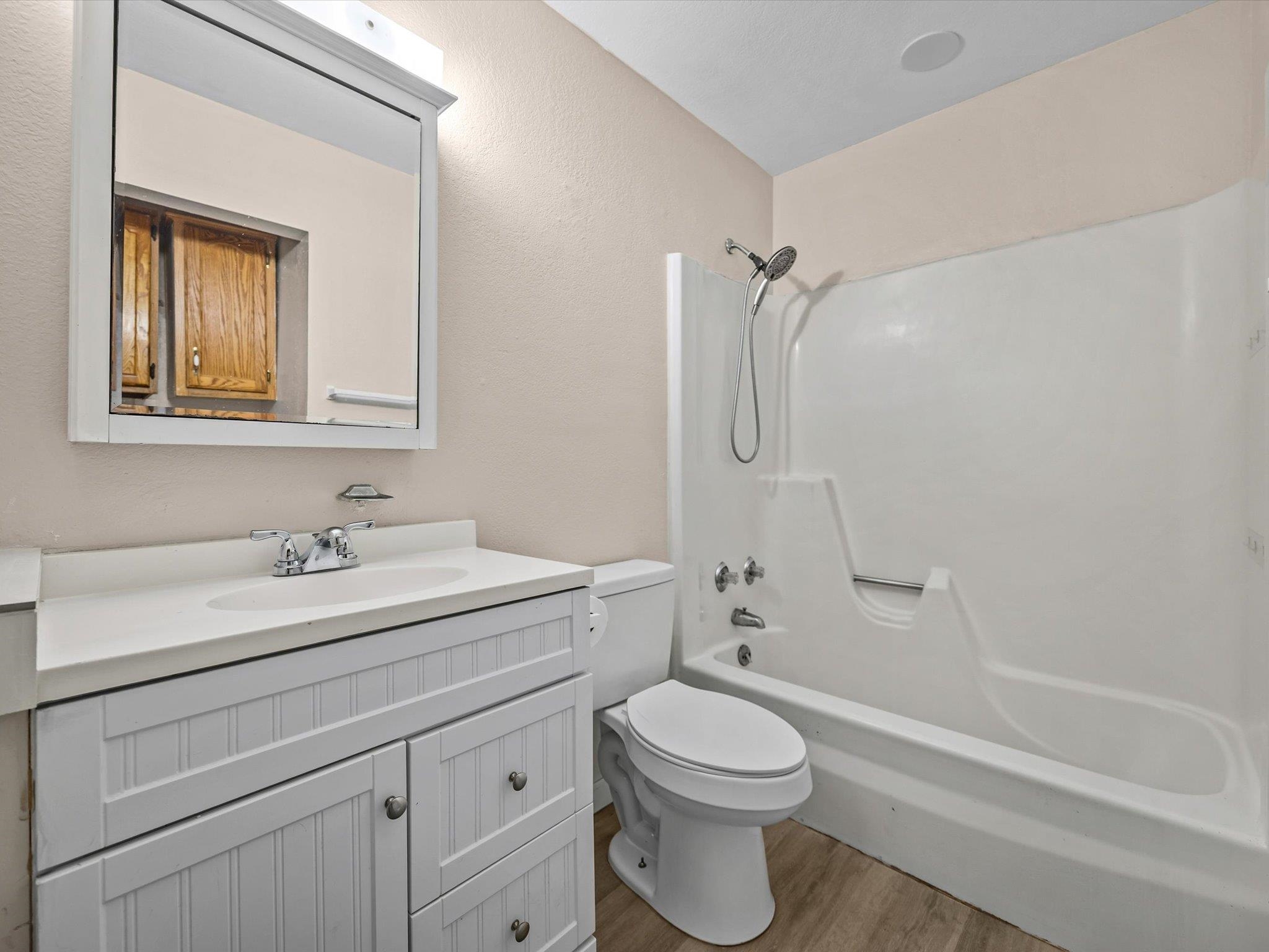 3211 1/2 Bunting Avenue Property Photo 21