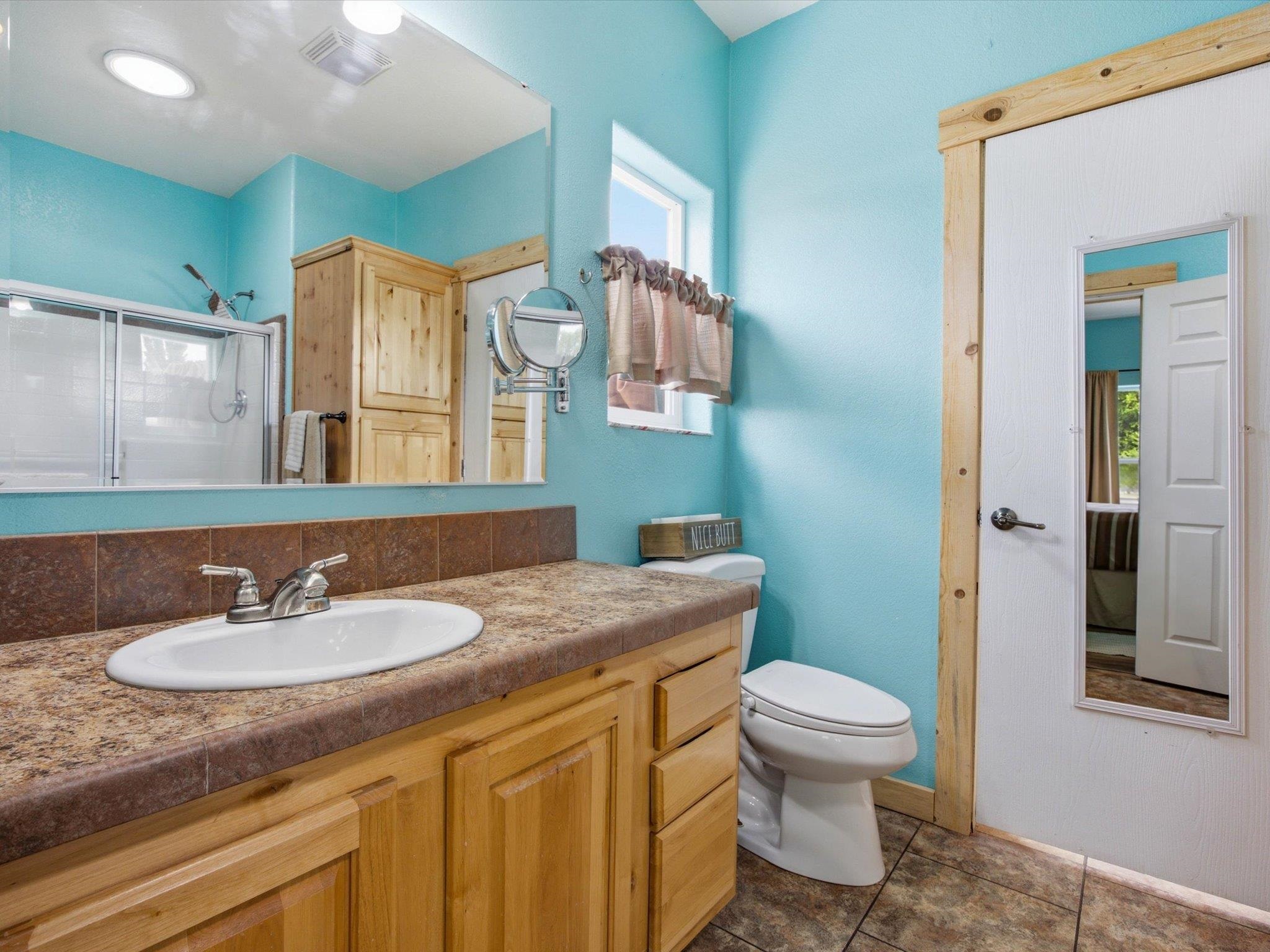 1557 I Road Property Photo 11