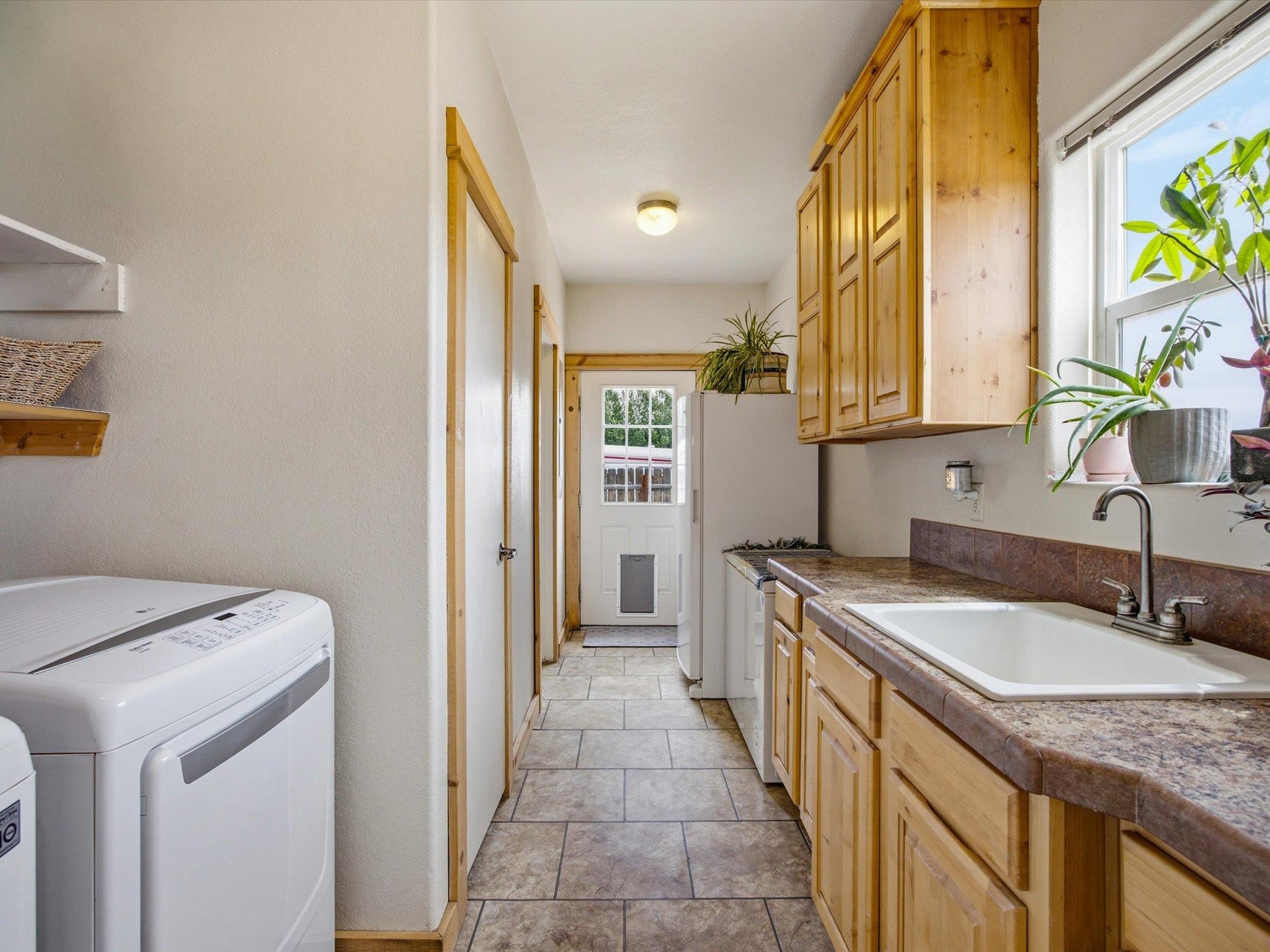 1557 I Road Property Photo 17