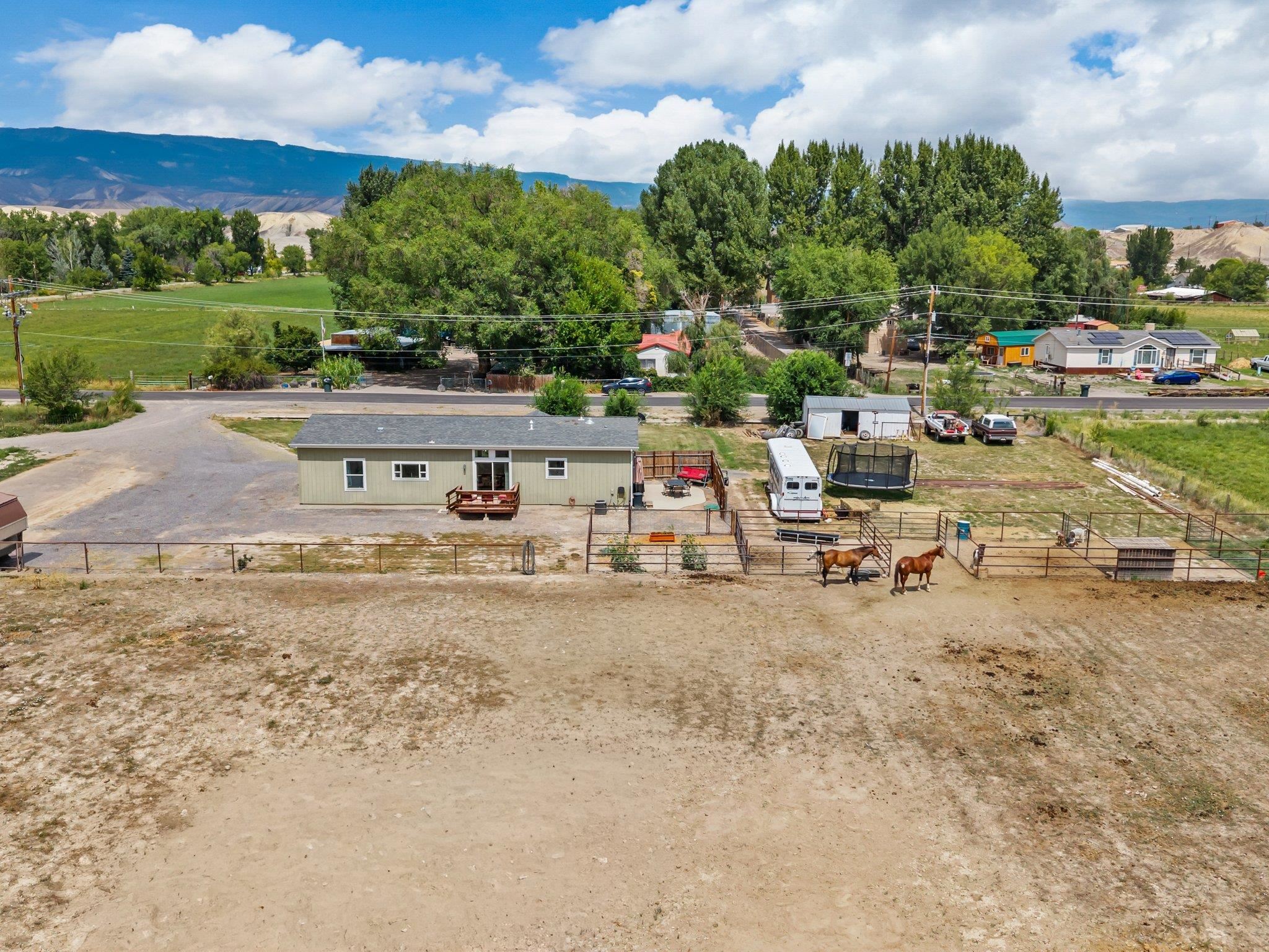 1557 I Road Property Photo 21
