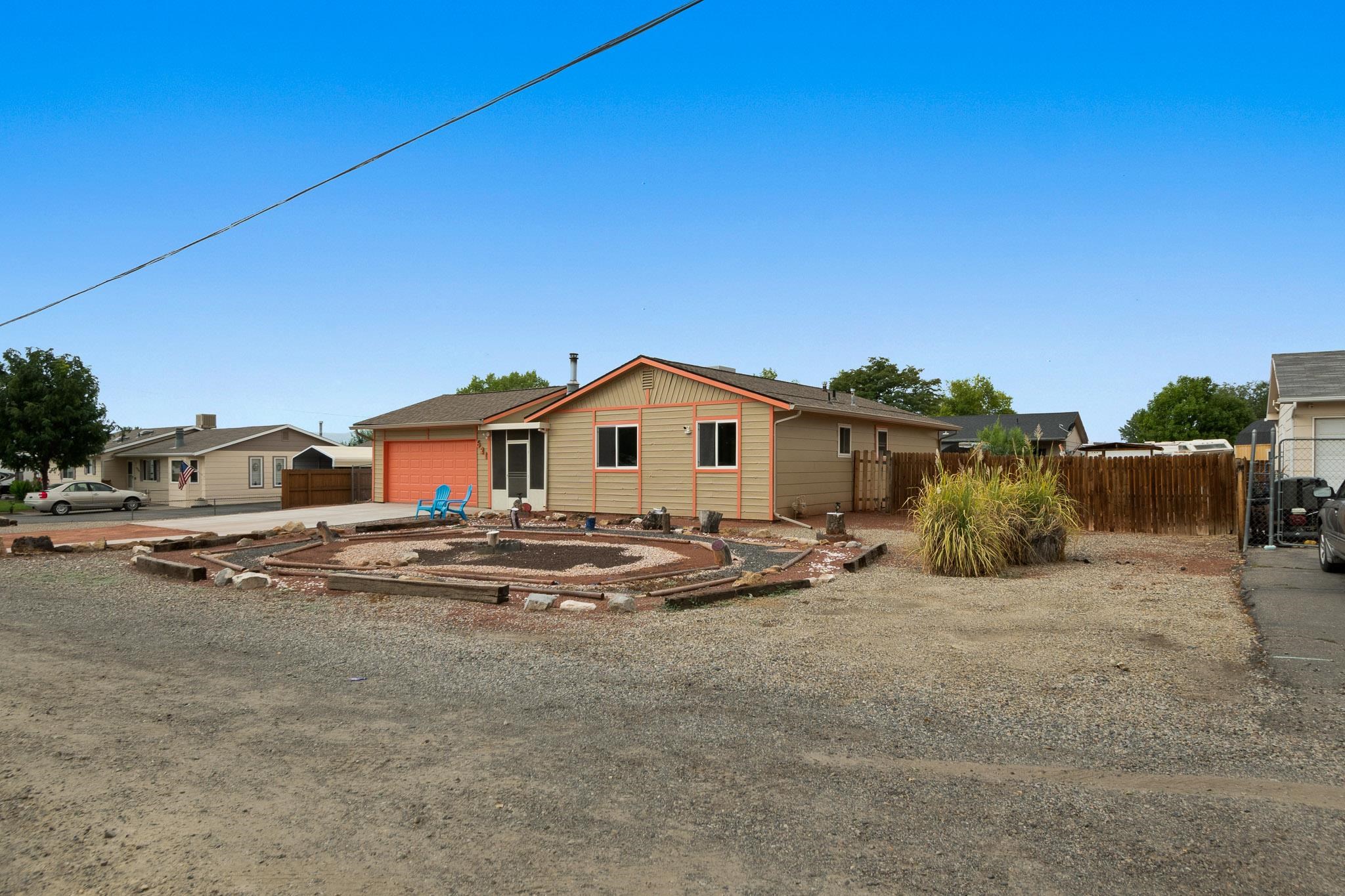 621 32 Road Property Photo 3